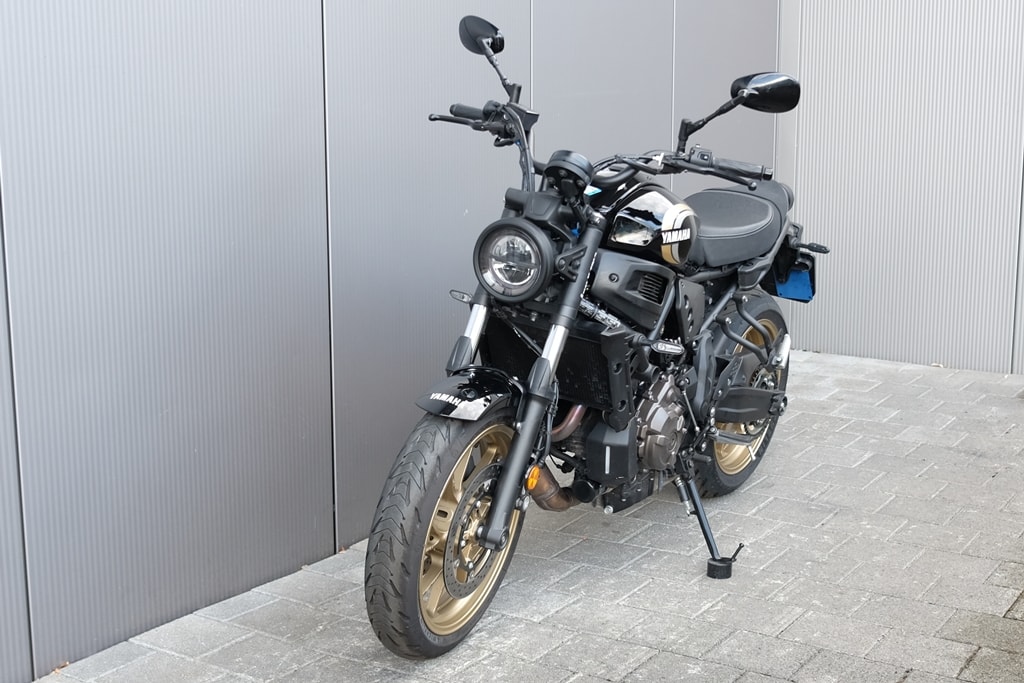 YAMAHA XSR 700 ABS-image-1