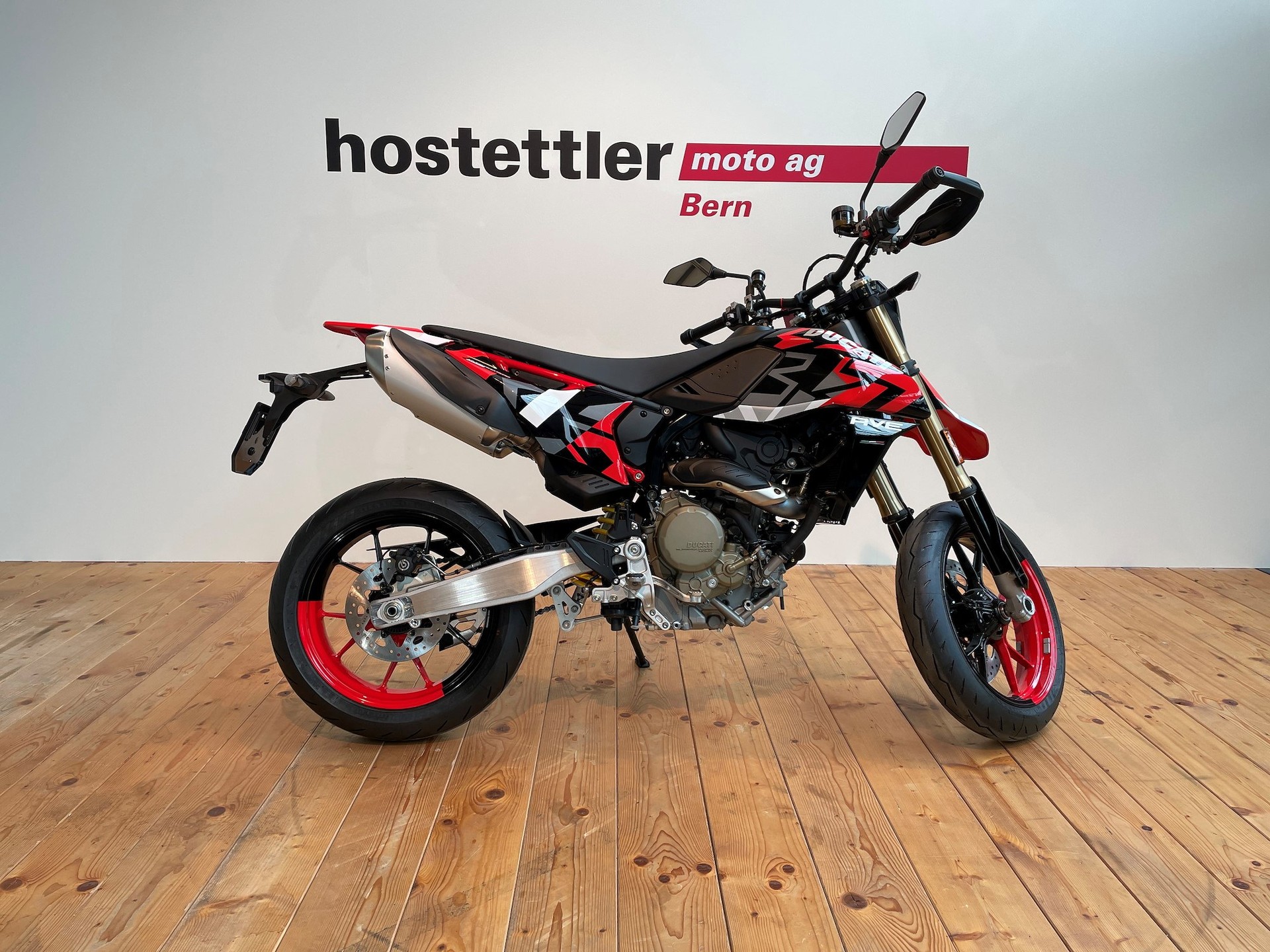 DUCATI HYPERMOTARD 698 Mono-showroom-element-2