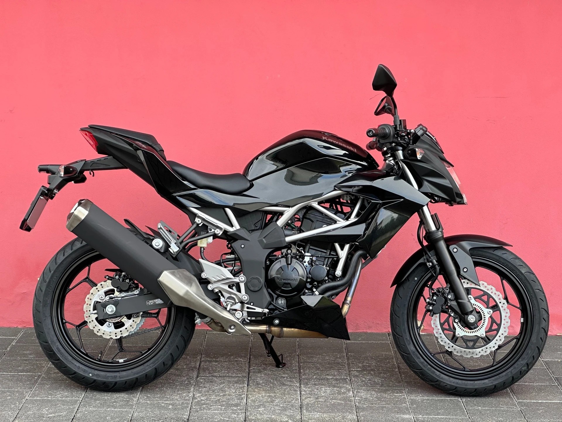 KAWASAKI Z 125 ''BLACK EDITION''