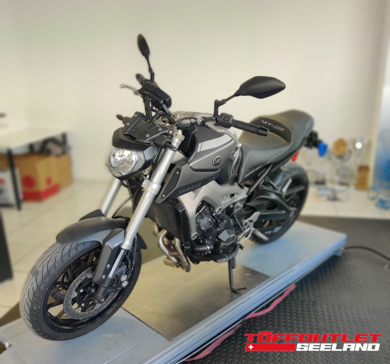 YAMAHA MT-09 ABS-showroom-element-2