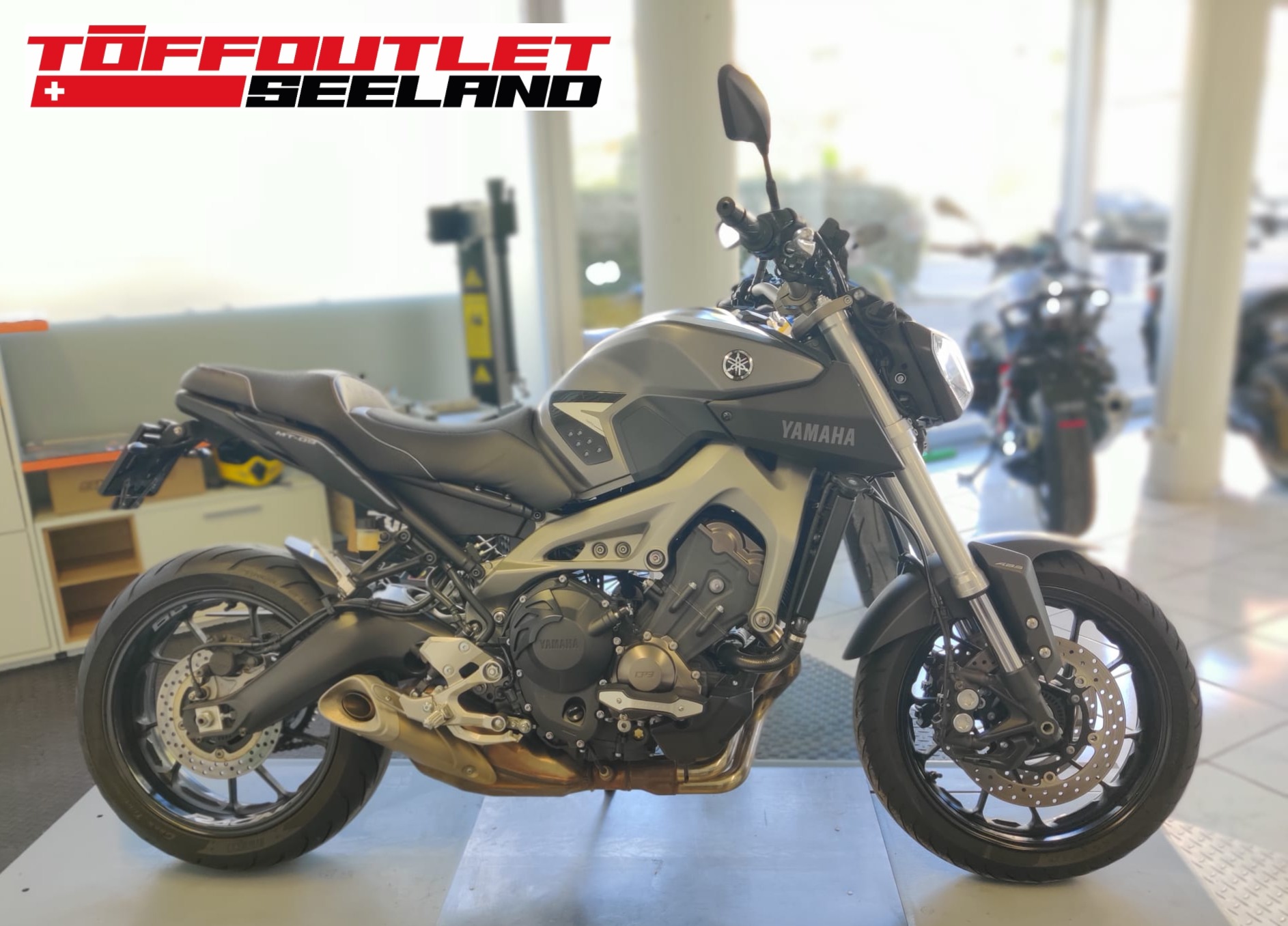 YAMAHA MT-09 ABS-showroom-element-1