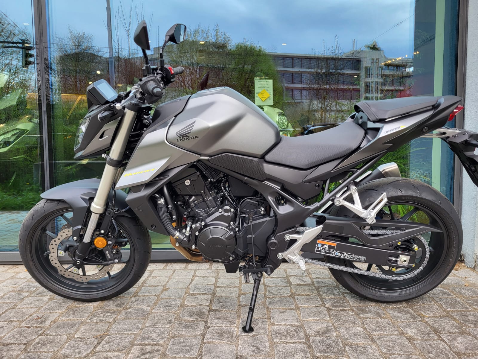 HONDA CB 750 Hornet-showroom-element-2