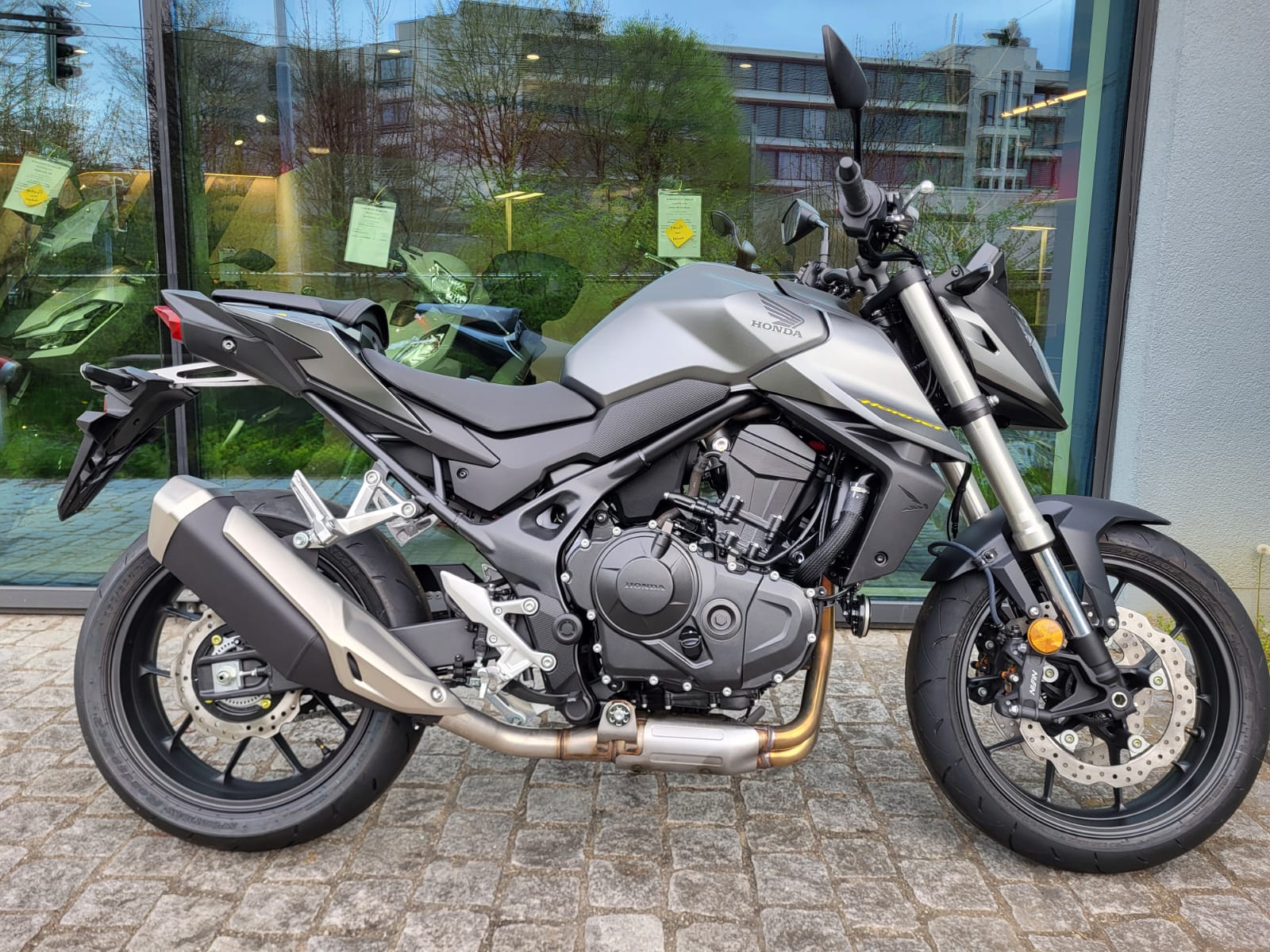 HONDA CB 750 Hornet-showroom-element-1