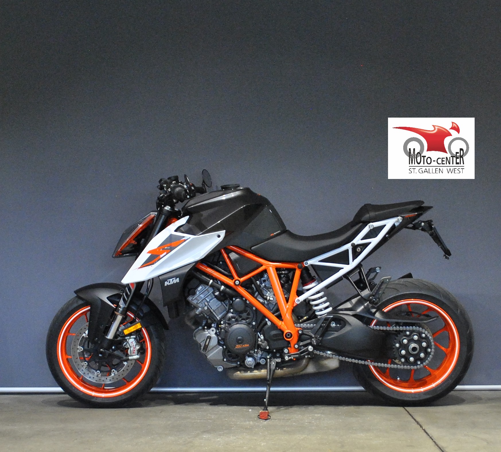 KTM 1290 Super Duke R-showroom-element-2