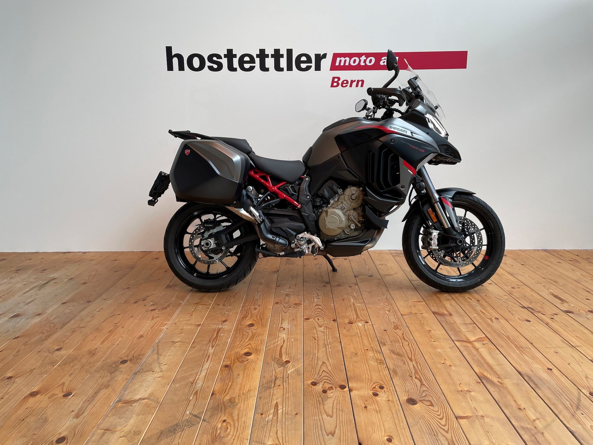 DUCATI MULTISTRADA V4 S-showroom-element-1