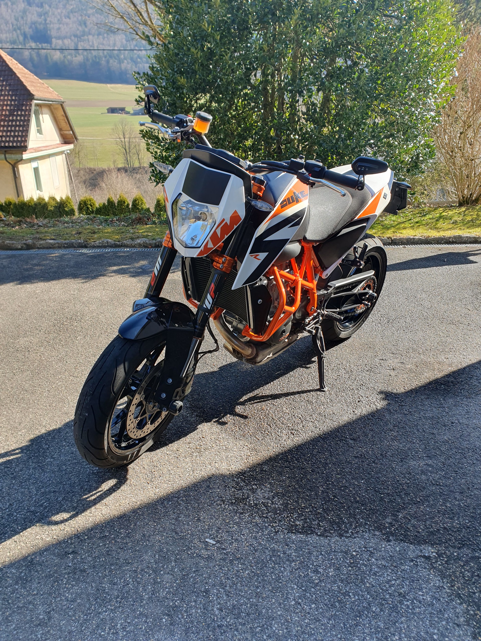 KTM R