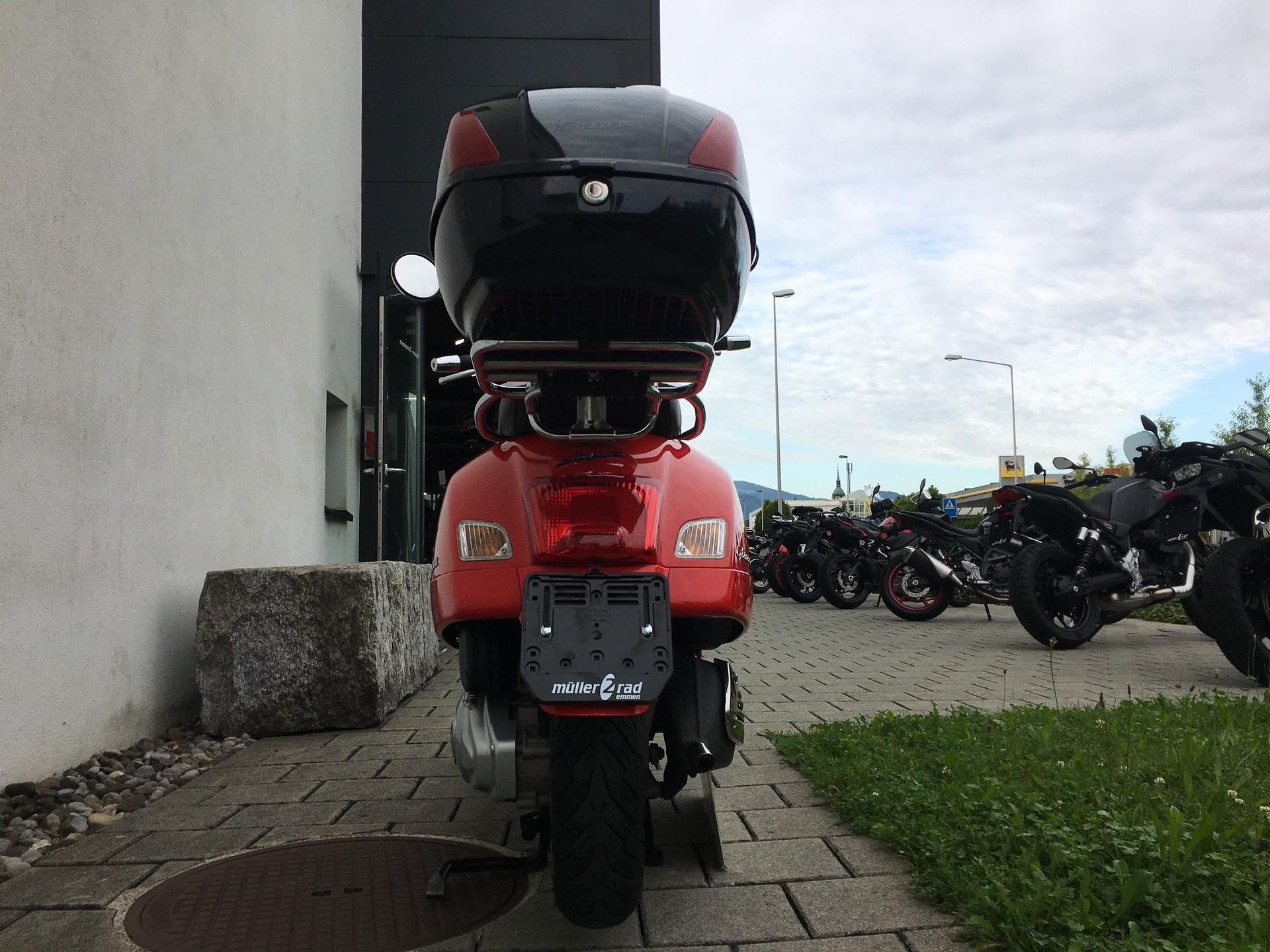 PIAGGIO Vespa GTS Super 125 i.e.-showroom-element-3