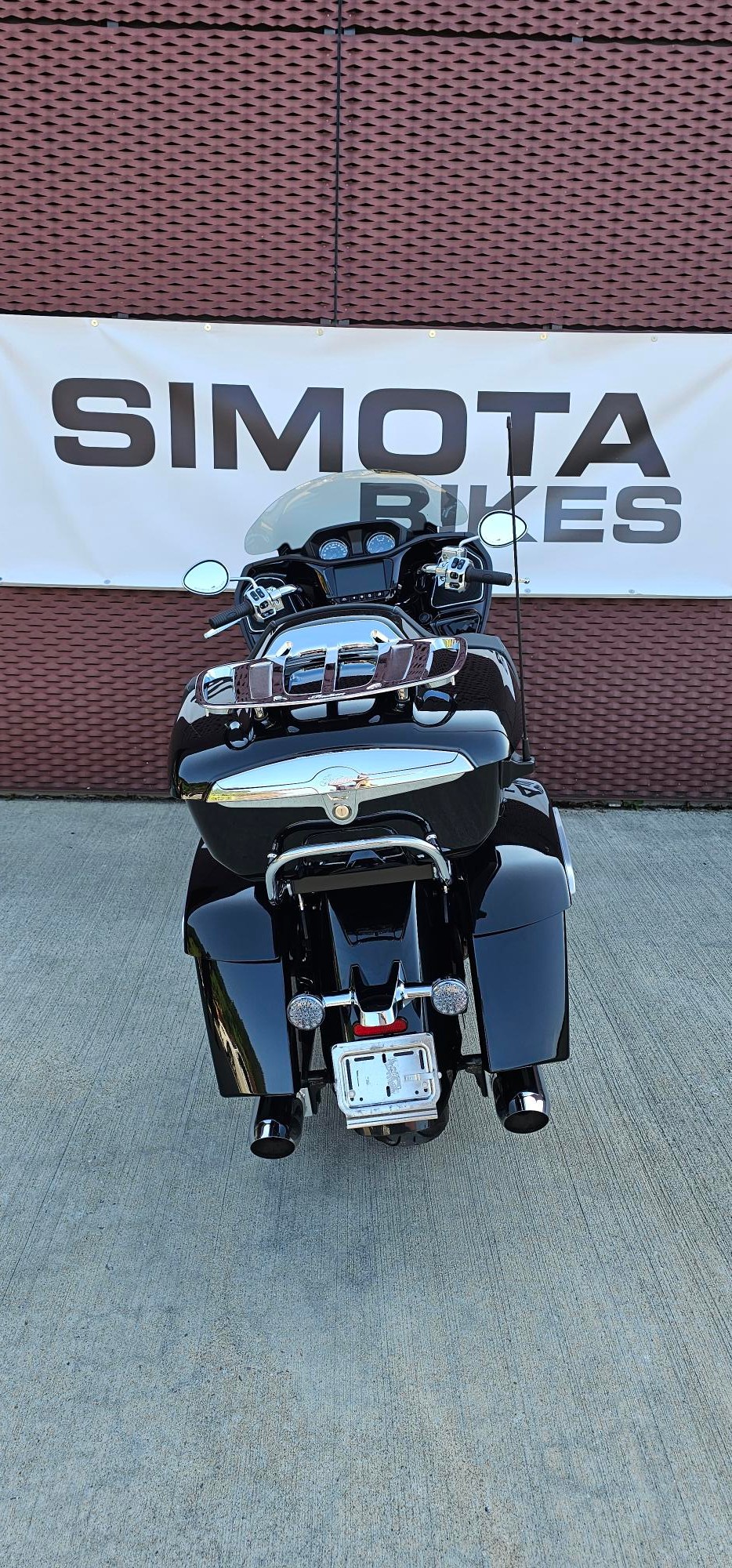 INDIAN Pursuit Limited-showroom-element-3