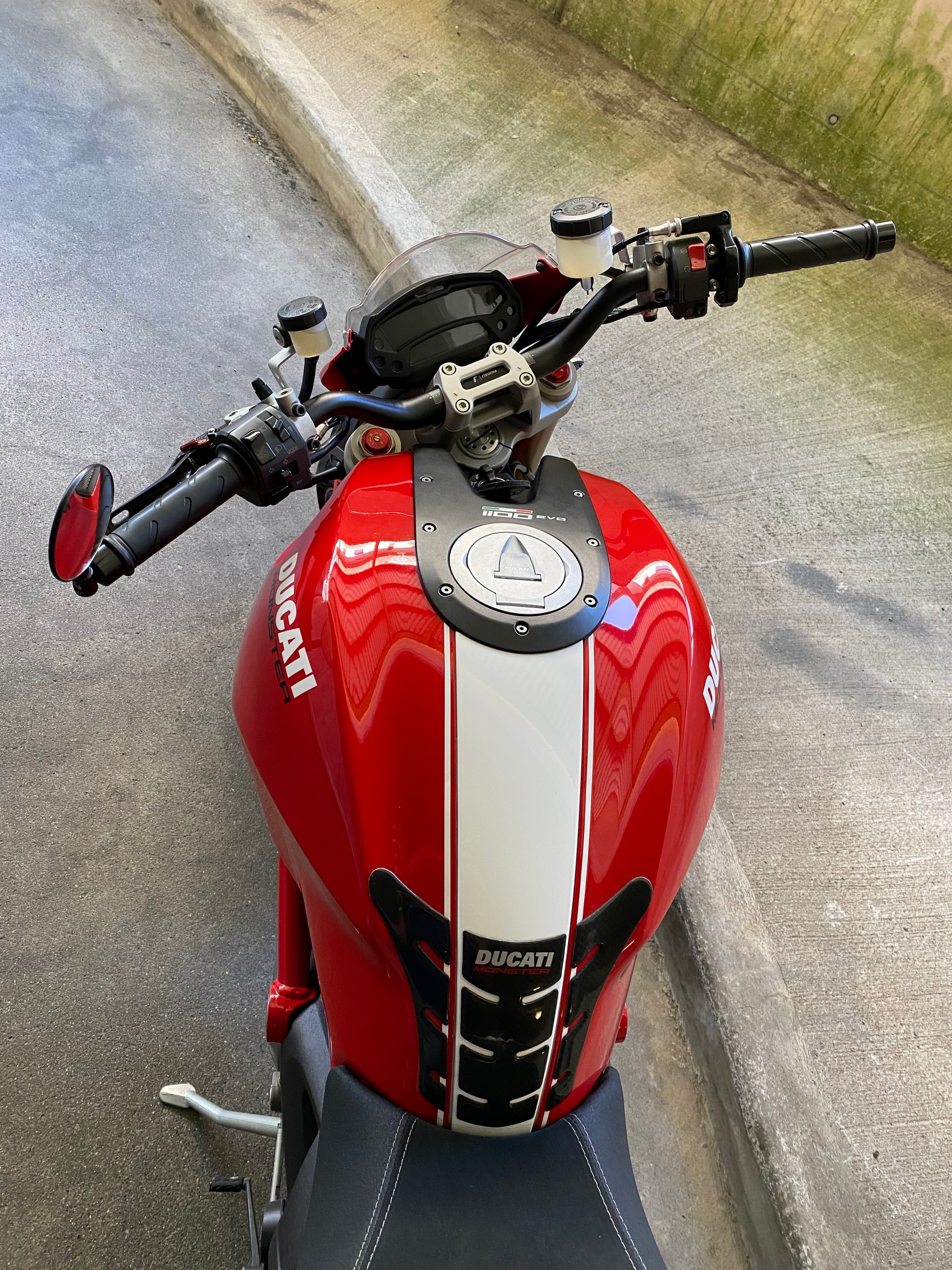 DUCATI Monster 1100 EVO ABS-image-6