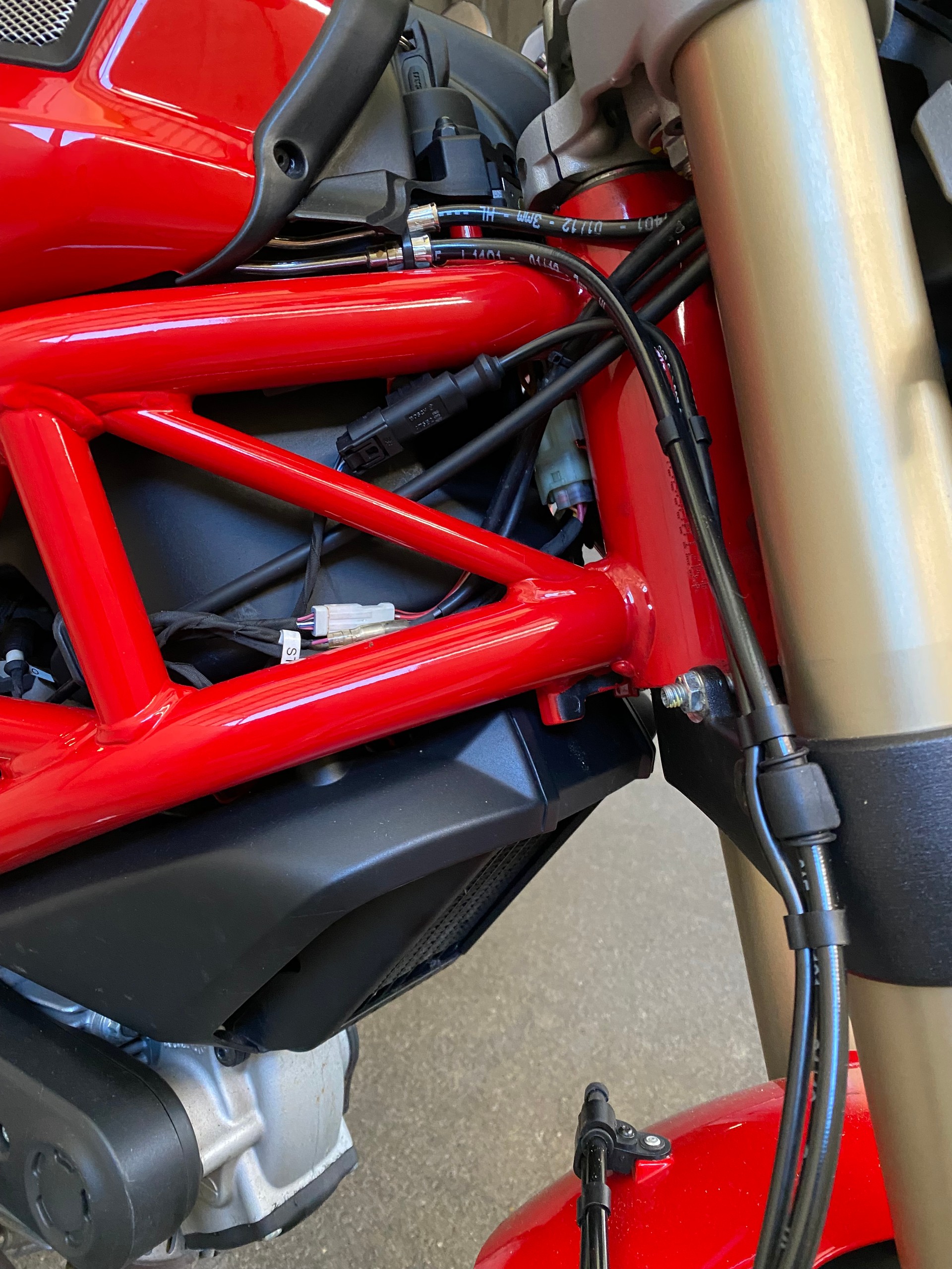 DUCATI Monster 1100 EVO ABS-image-9