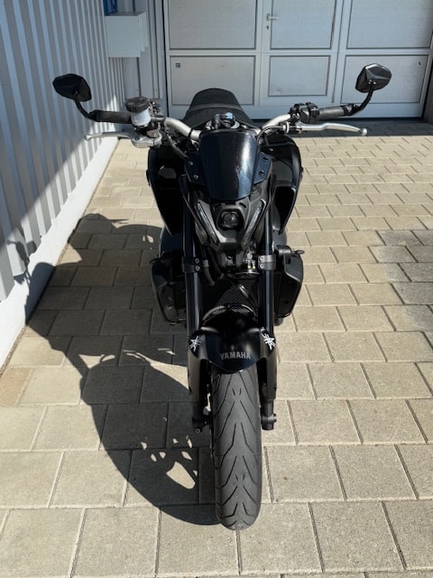 YAMAHA MT-09-showroom-element-2