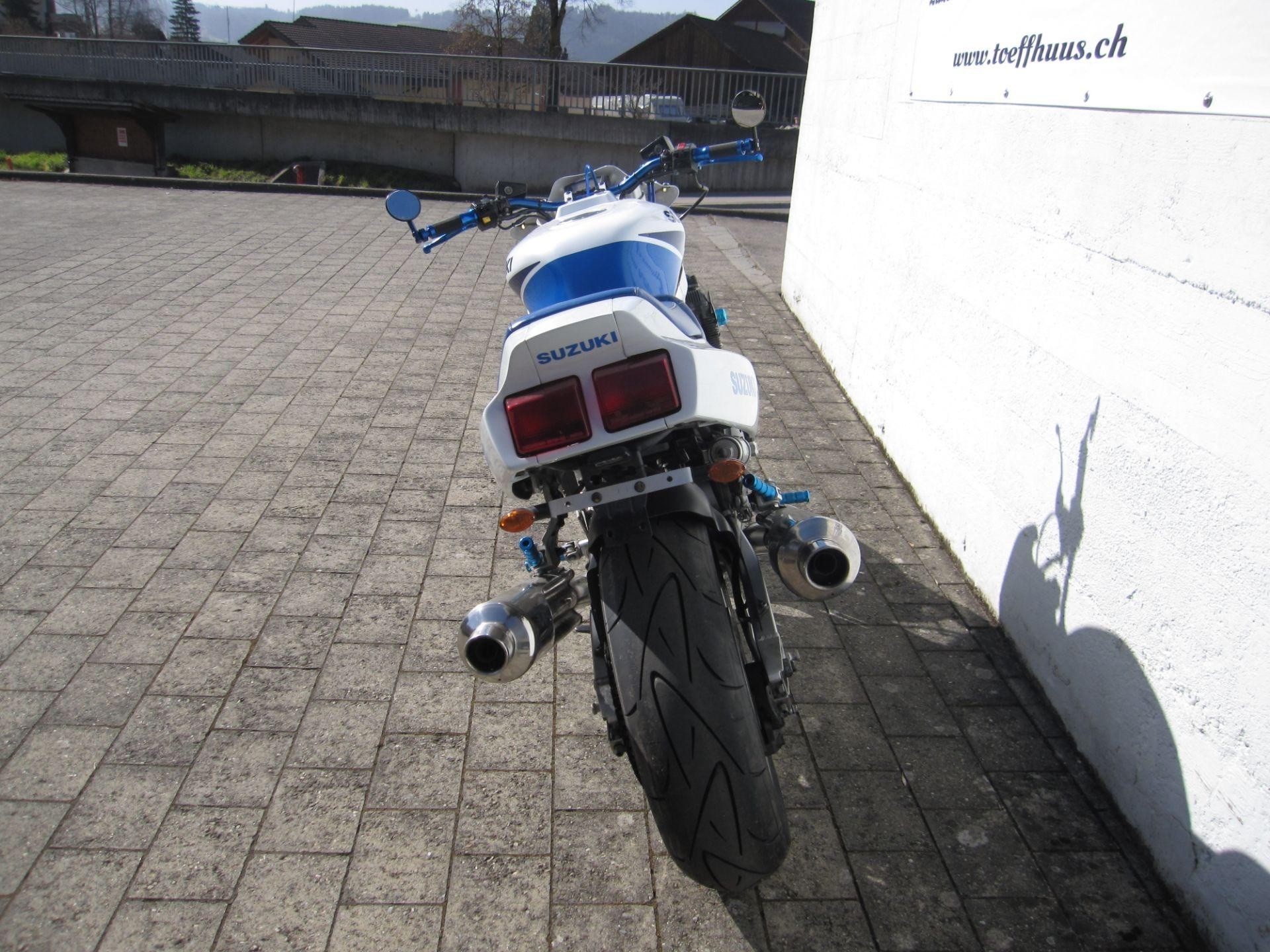 SUZUKI GSX-R 1100-showroom-element-3