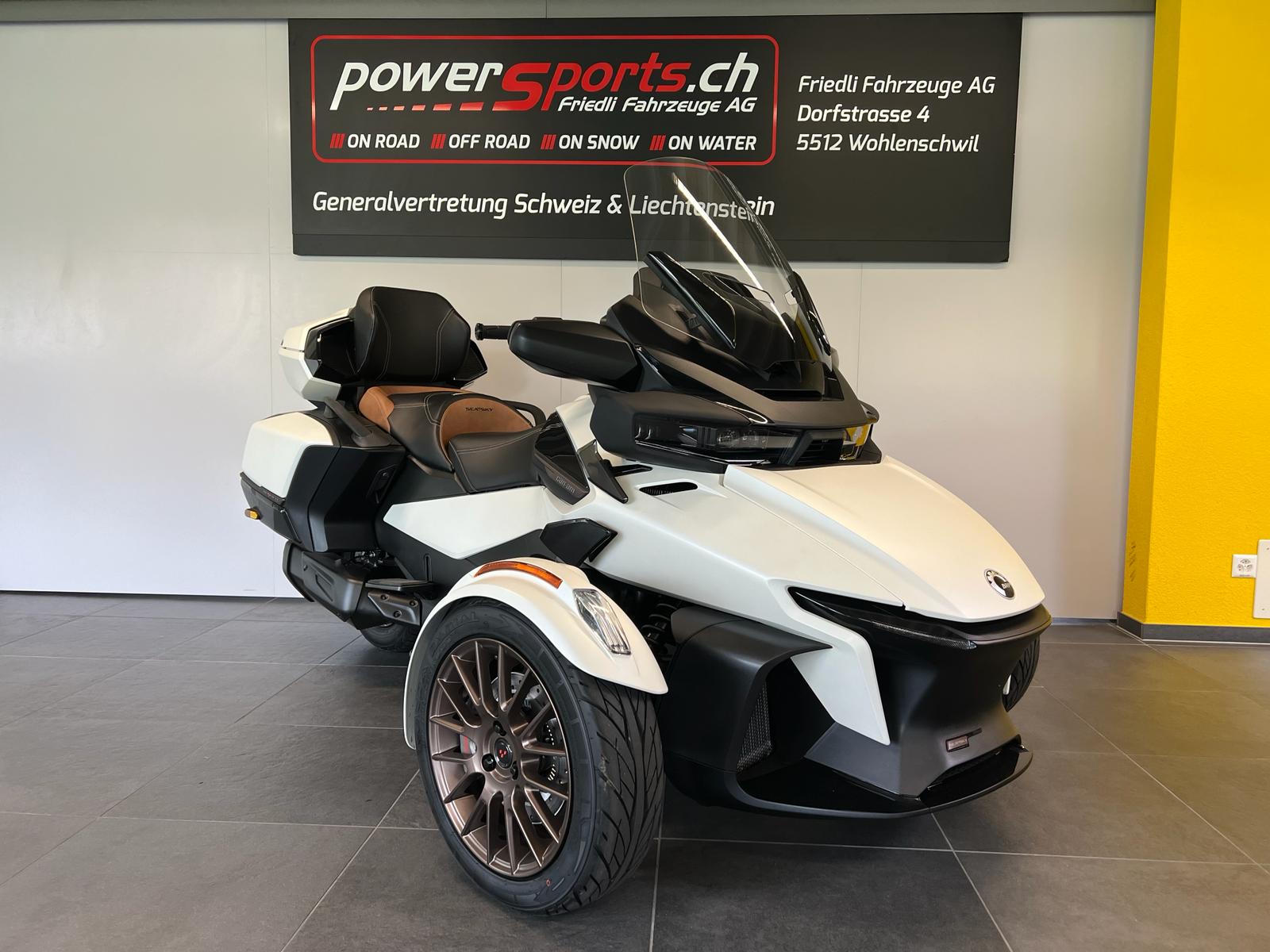 CAN-AM Spyder RT Sea-to-Sky SE06-showroom-element-1
