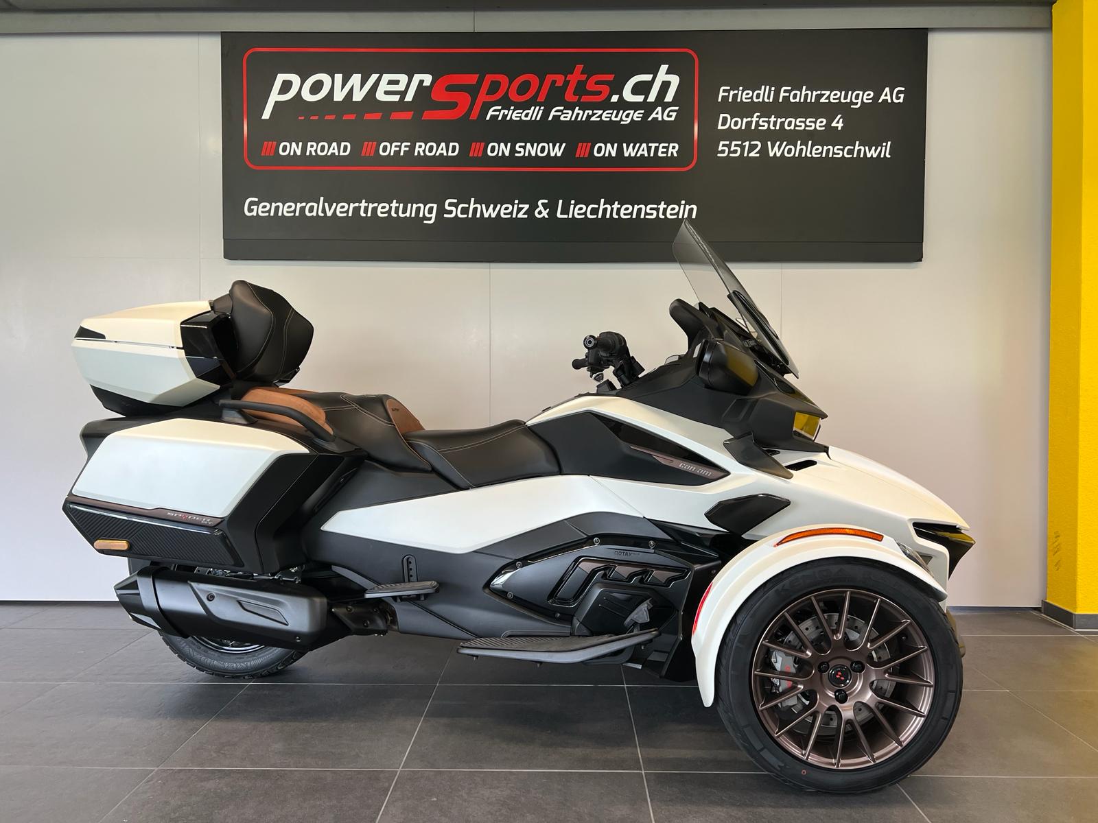 CAN-AM Spyder RT Sea-to-Sky SE06-showroom-element-3