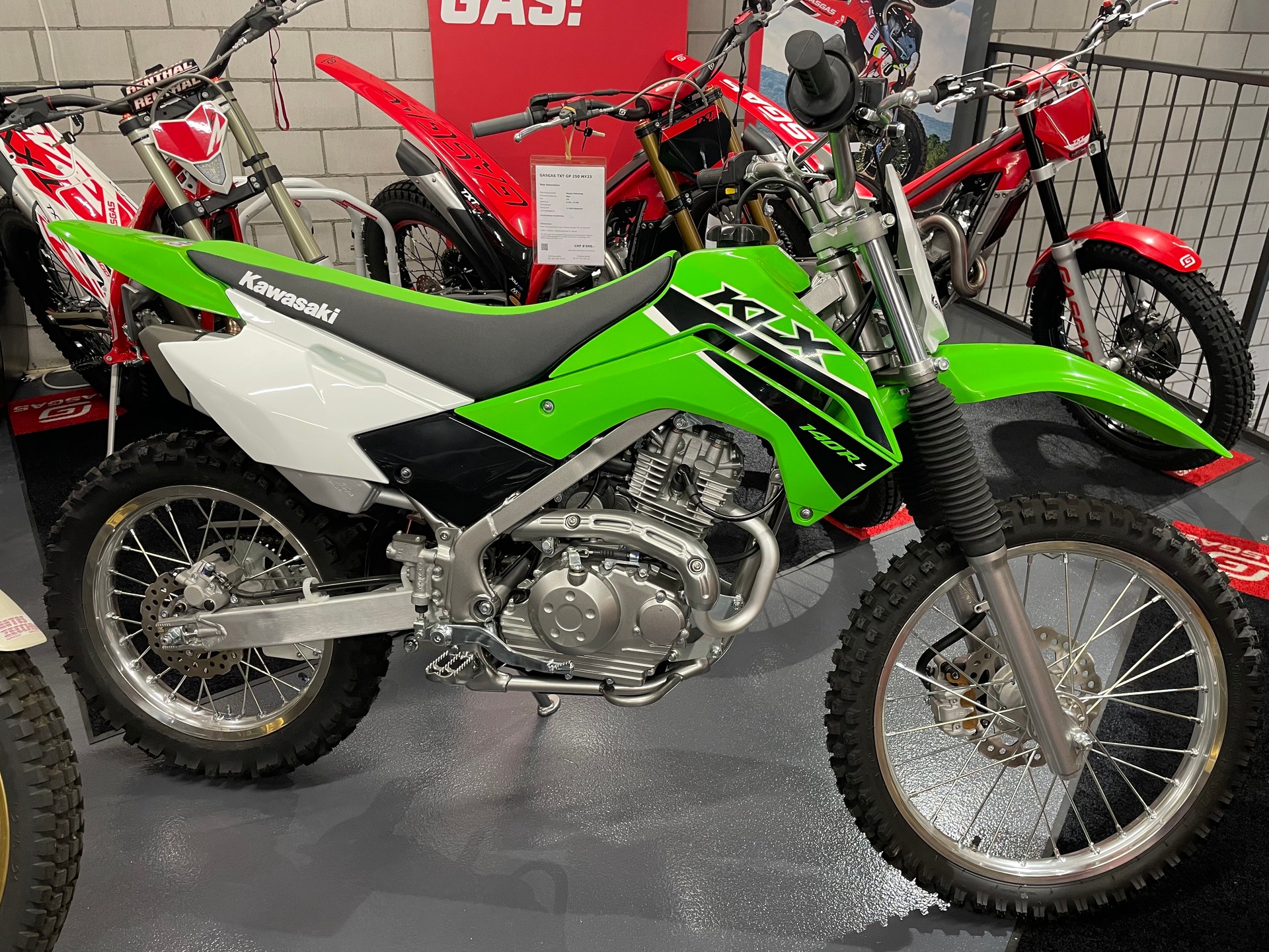 KAWASAKI X140R