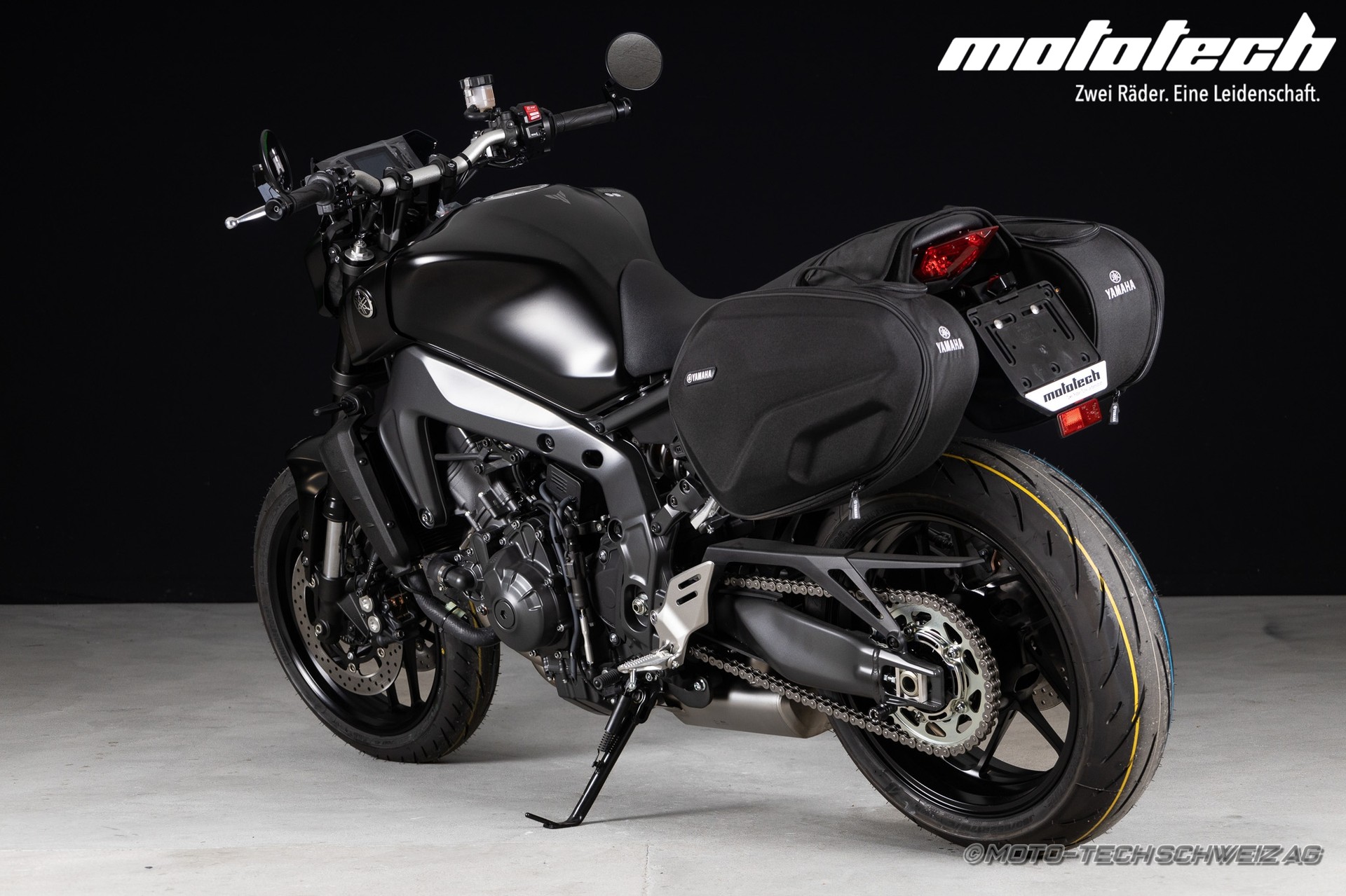 YAMAHA MT-09-showroom-element-3