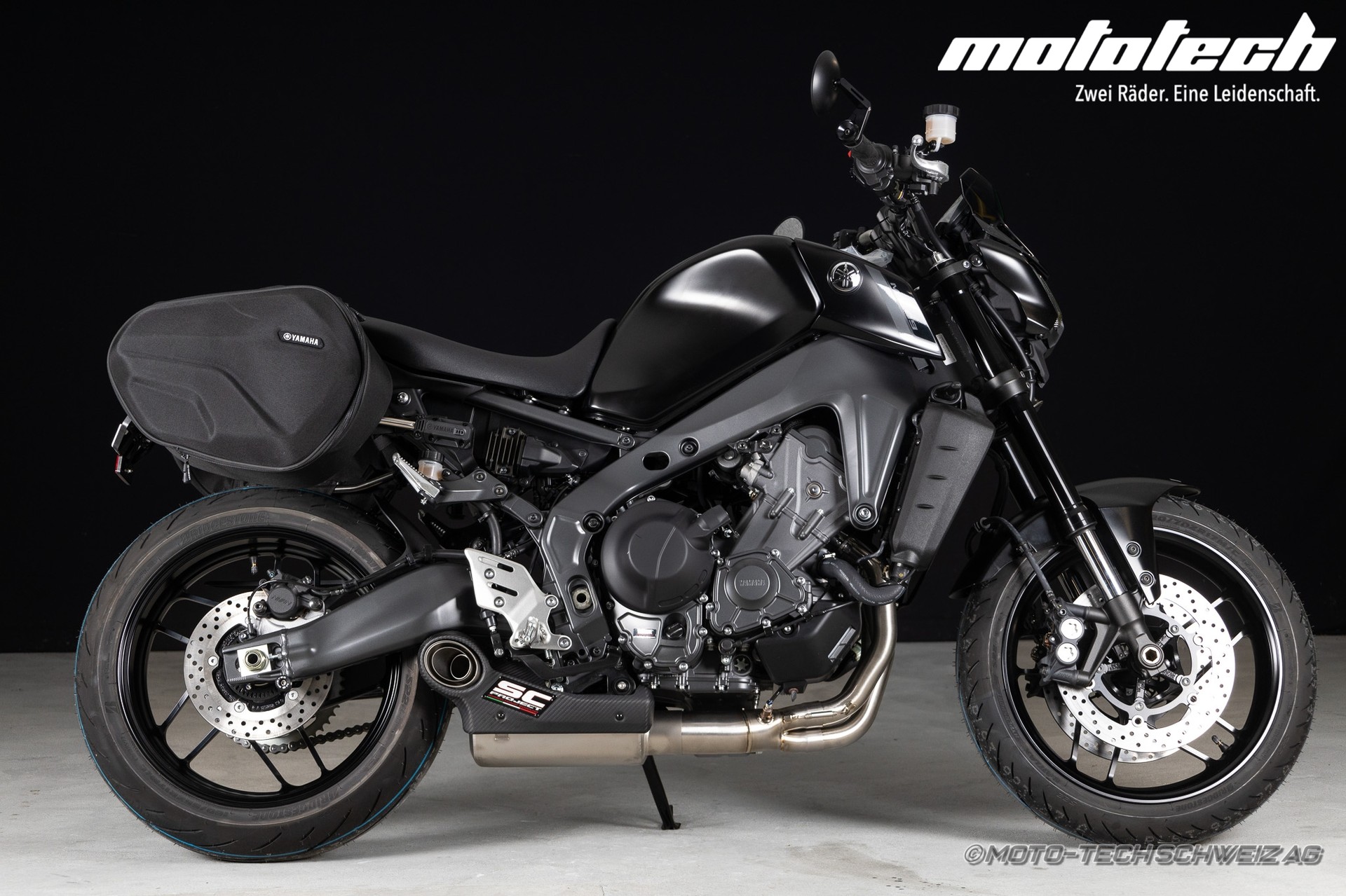 YAMAHA MT-09-showroom-element-1