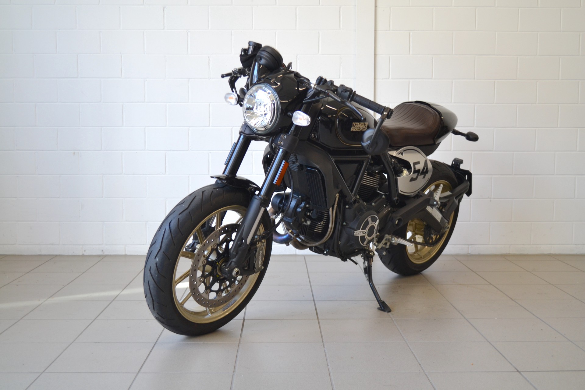 DUCATI Scrambler 800 Cafe Racer-showroom-element-1