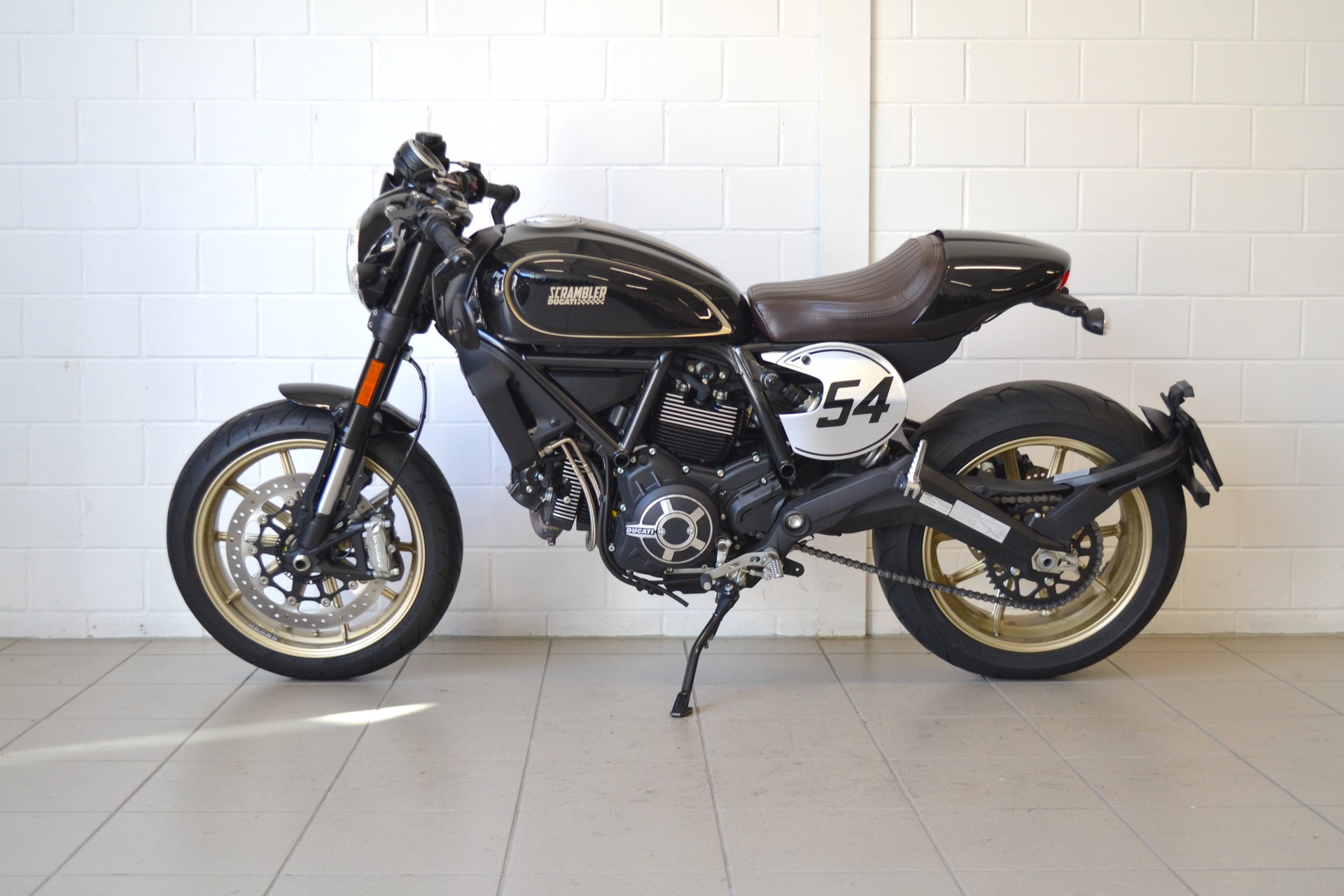 DUCATI Scrambler 800 Cafe Racer-showroom-element-2