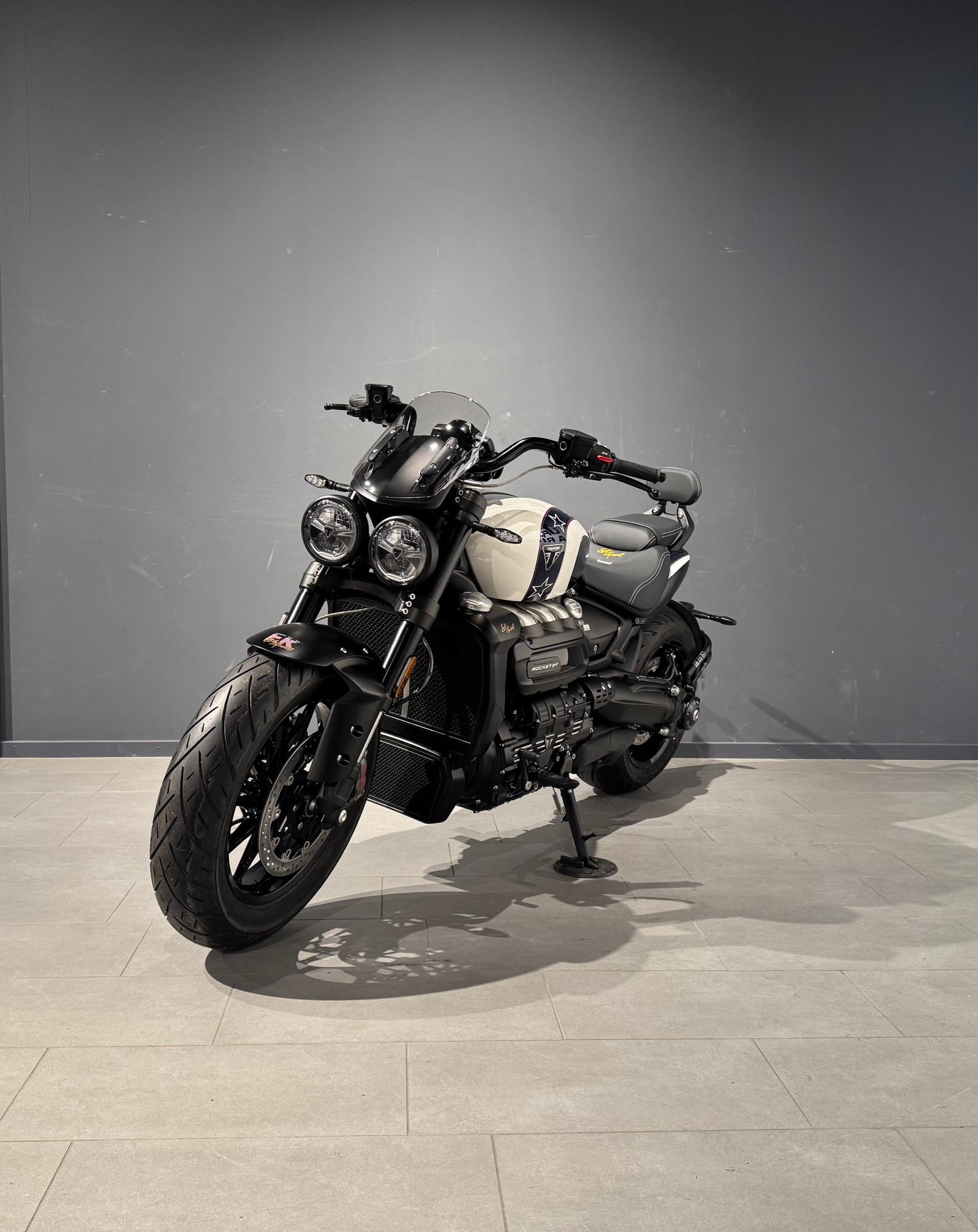 TRIUMPH Rocket 3 GT Storm-showroom-element-2