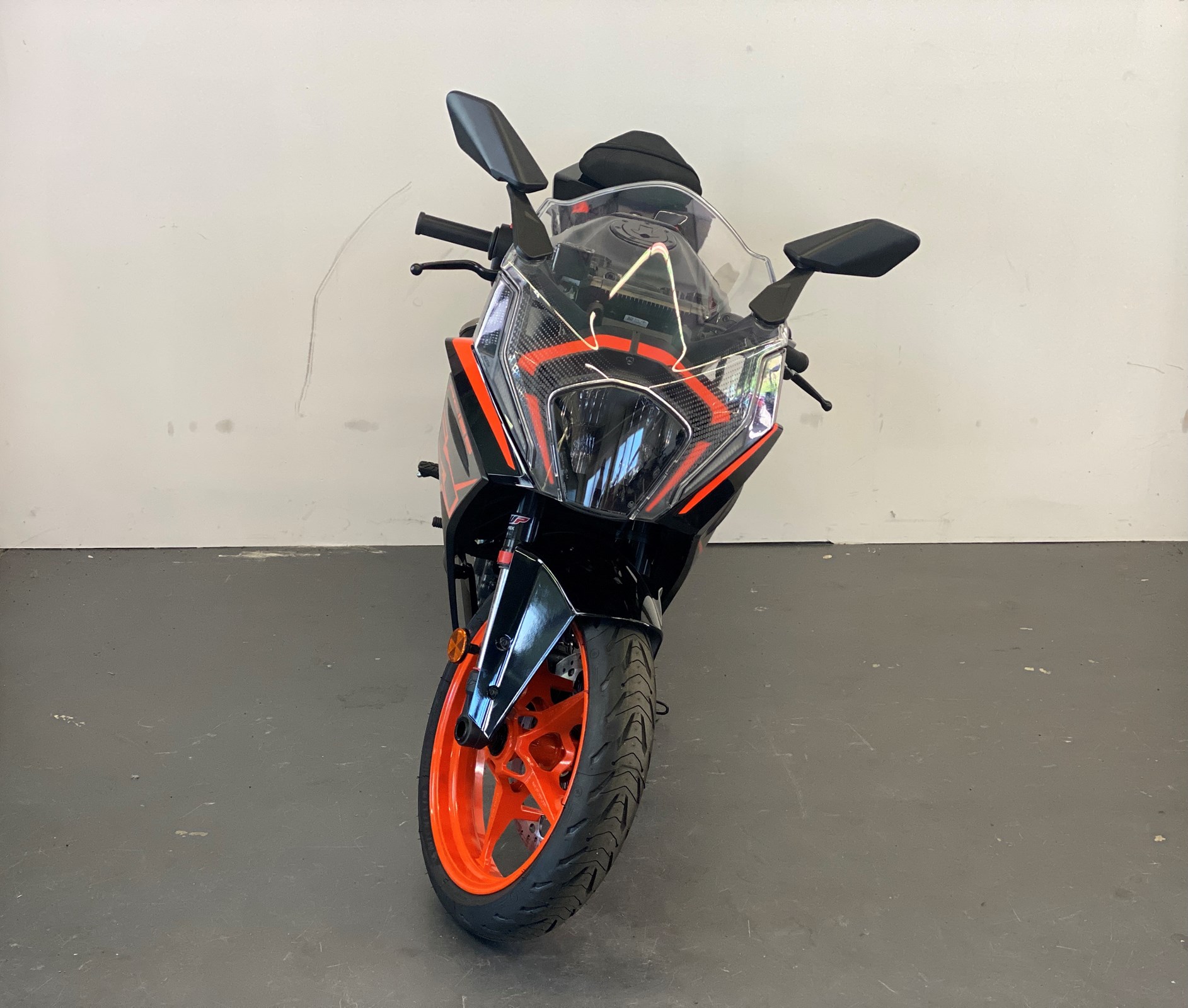 KTM RC 125-showroom-element-2