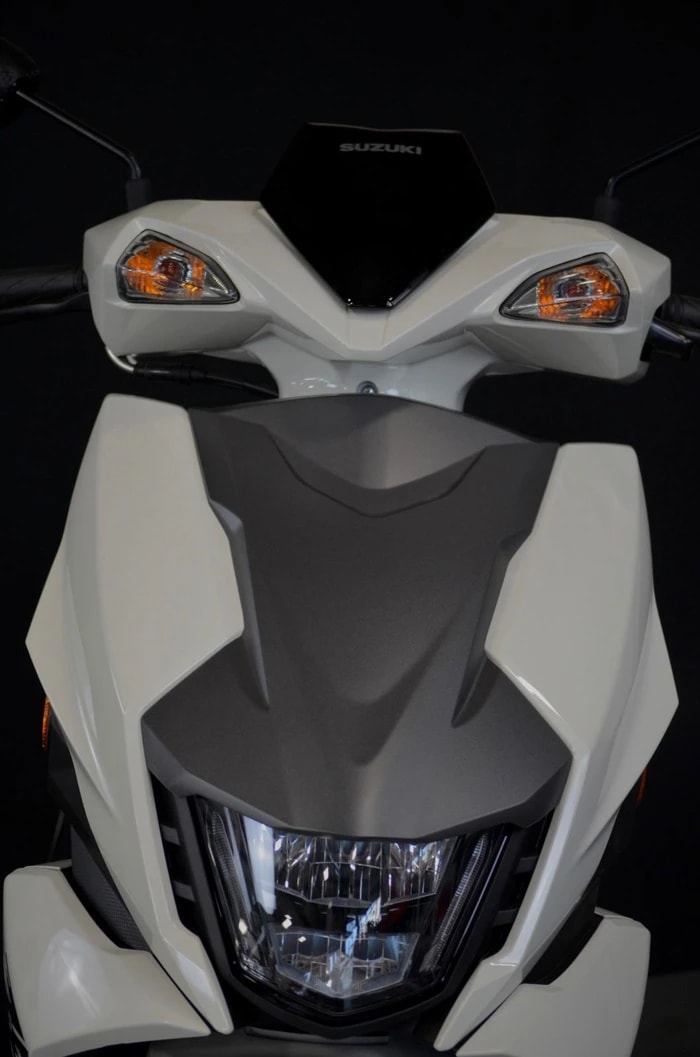 SUZUKI UN 125 Avenis-showroom-element-3