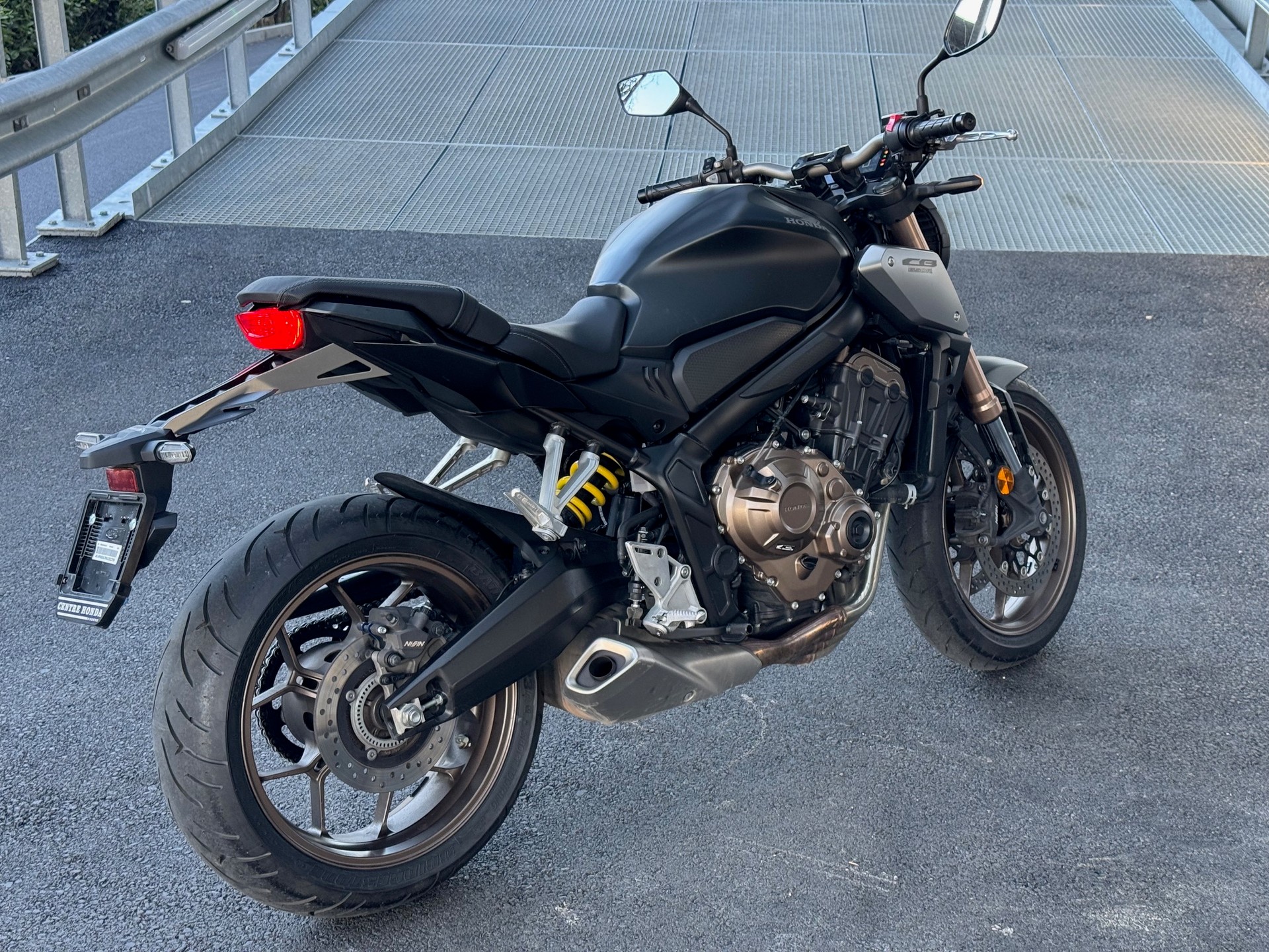 HONDA CB 650 R-showroom-element-2