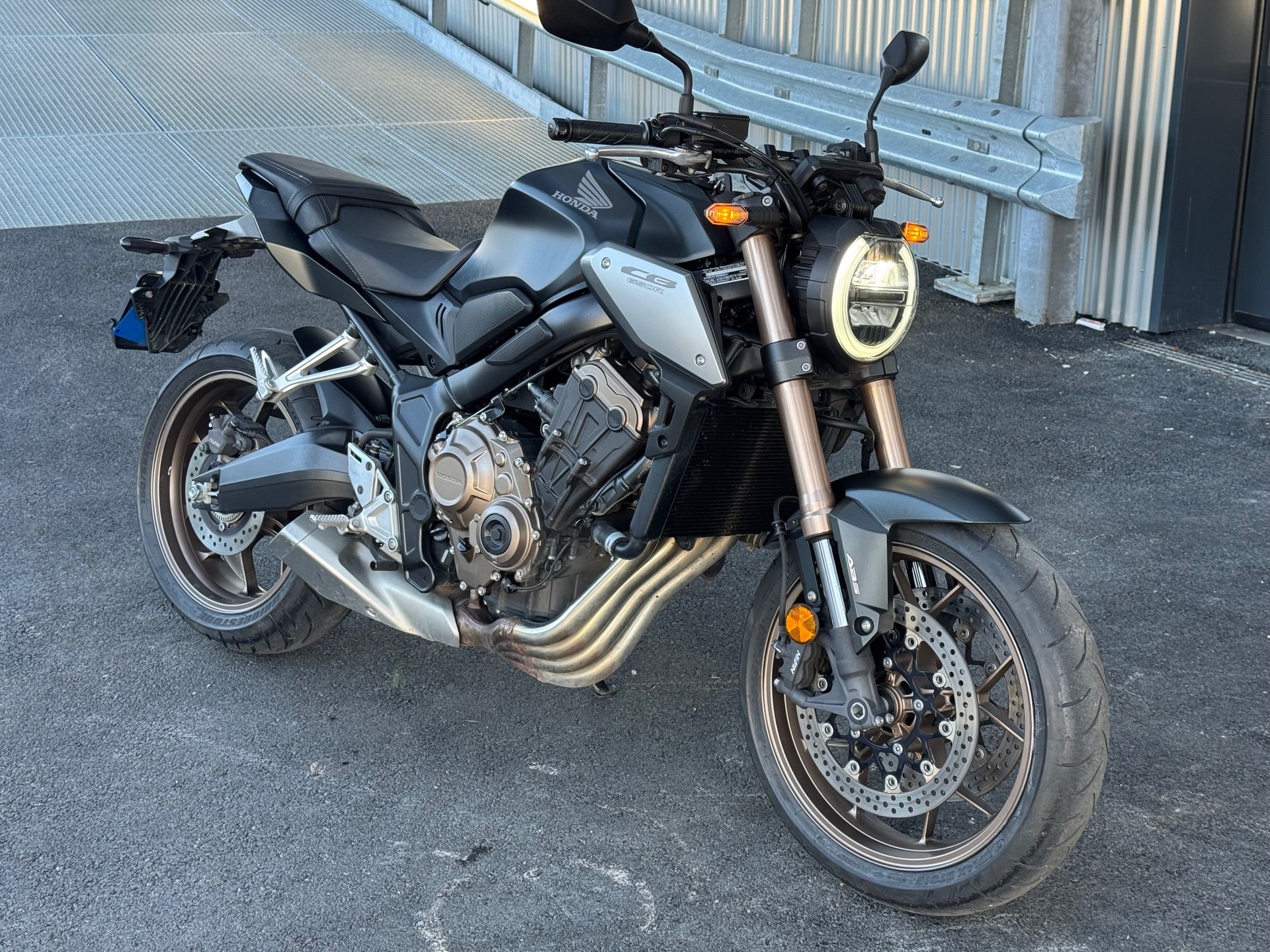 HONDA CB 650 R