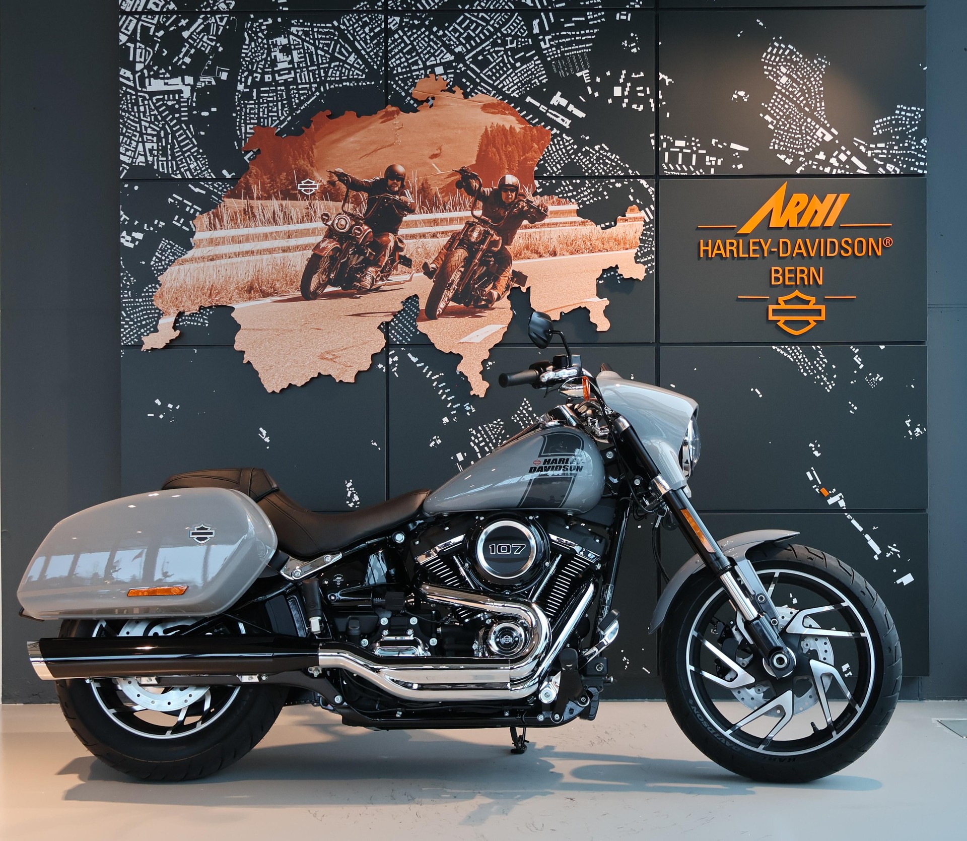 HARLEY-DAVIDSON FLSB Sport Glide