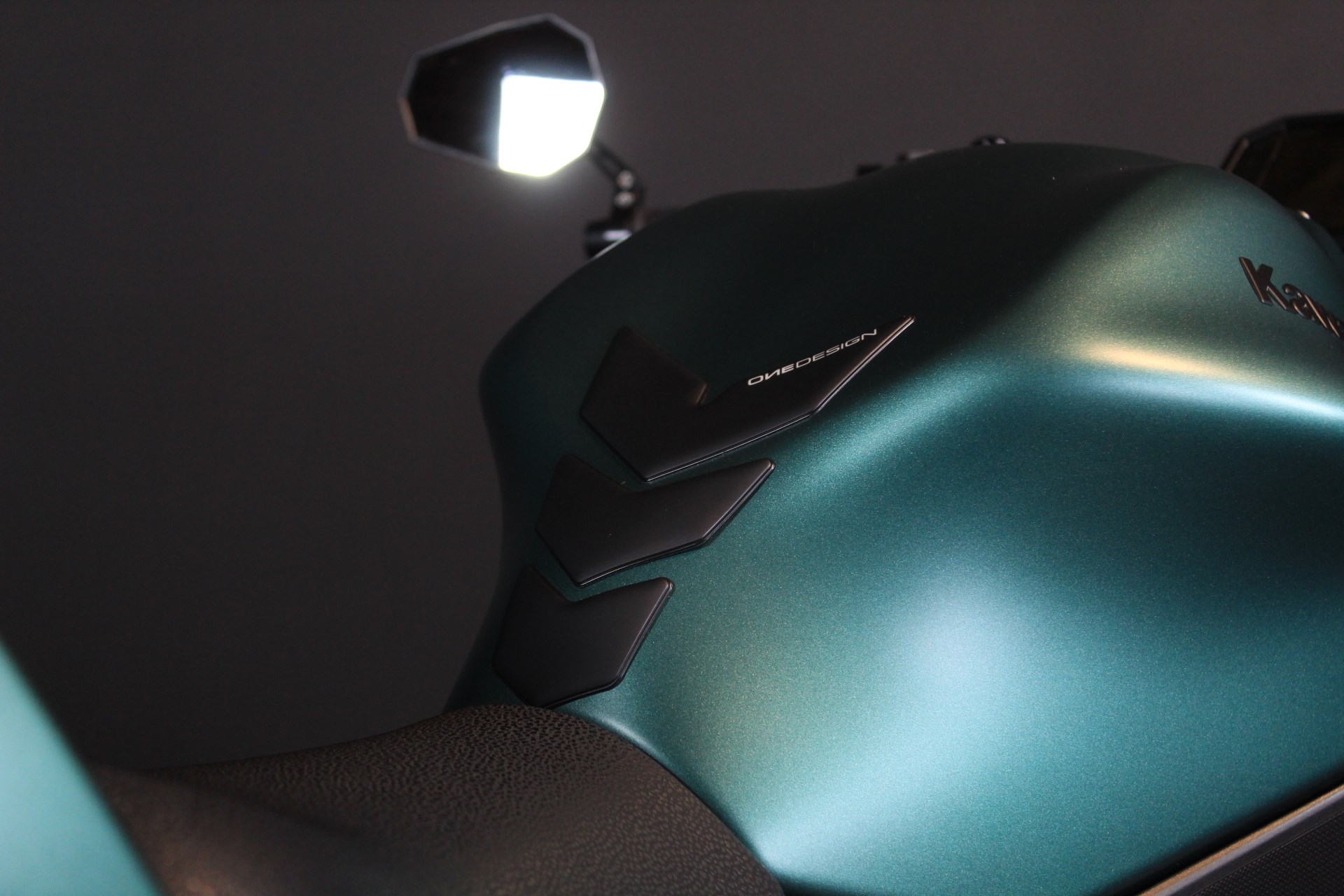 KAWASAKI Z 650 (50/35 KW) *Smaragd Edition* Performance Level 2-image-4