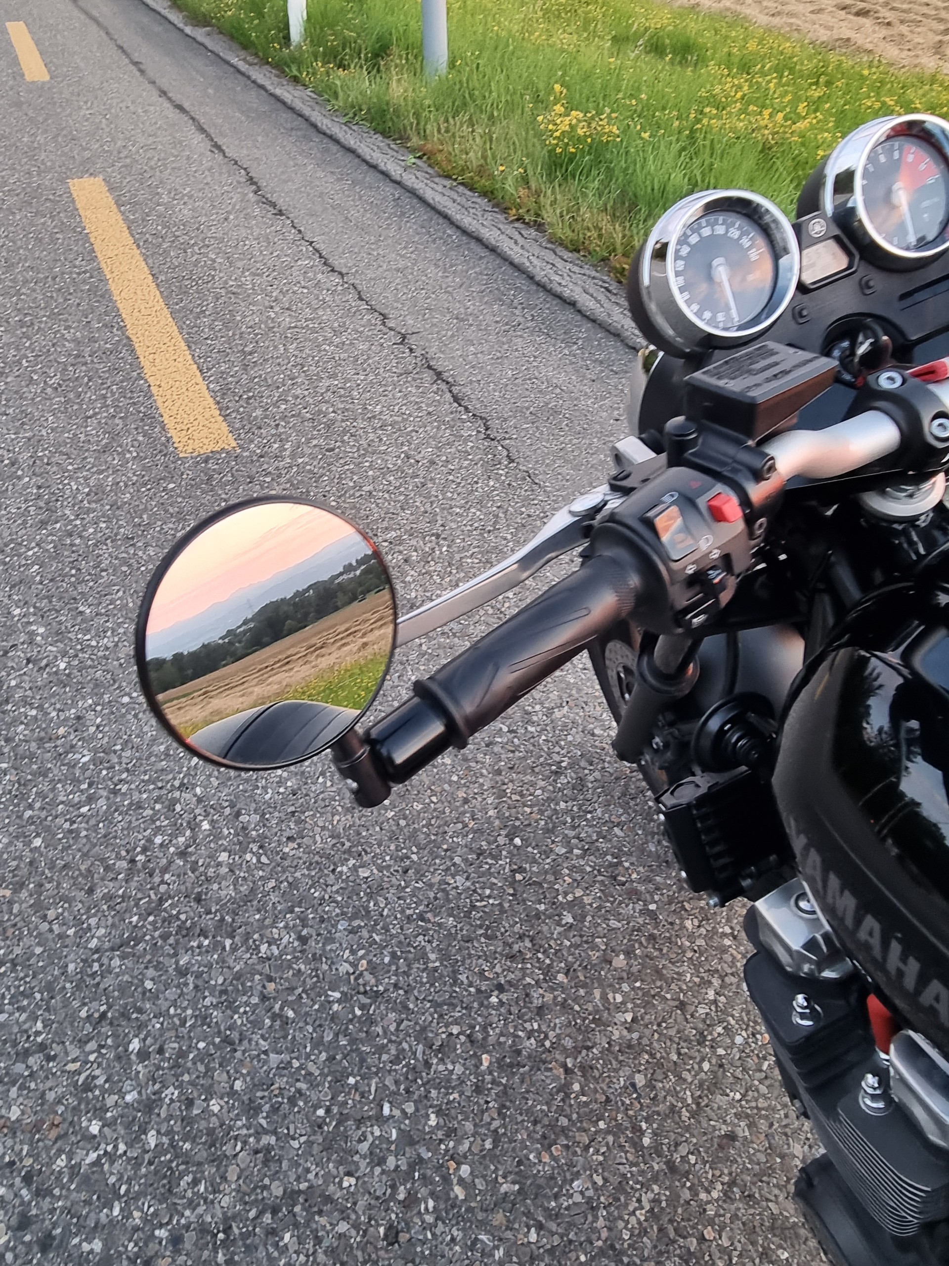YAMAHA XJR 1300-image-5