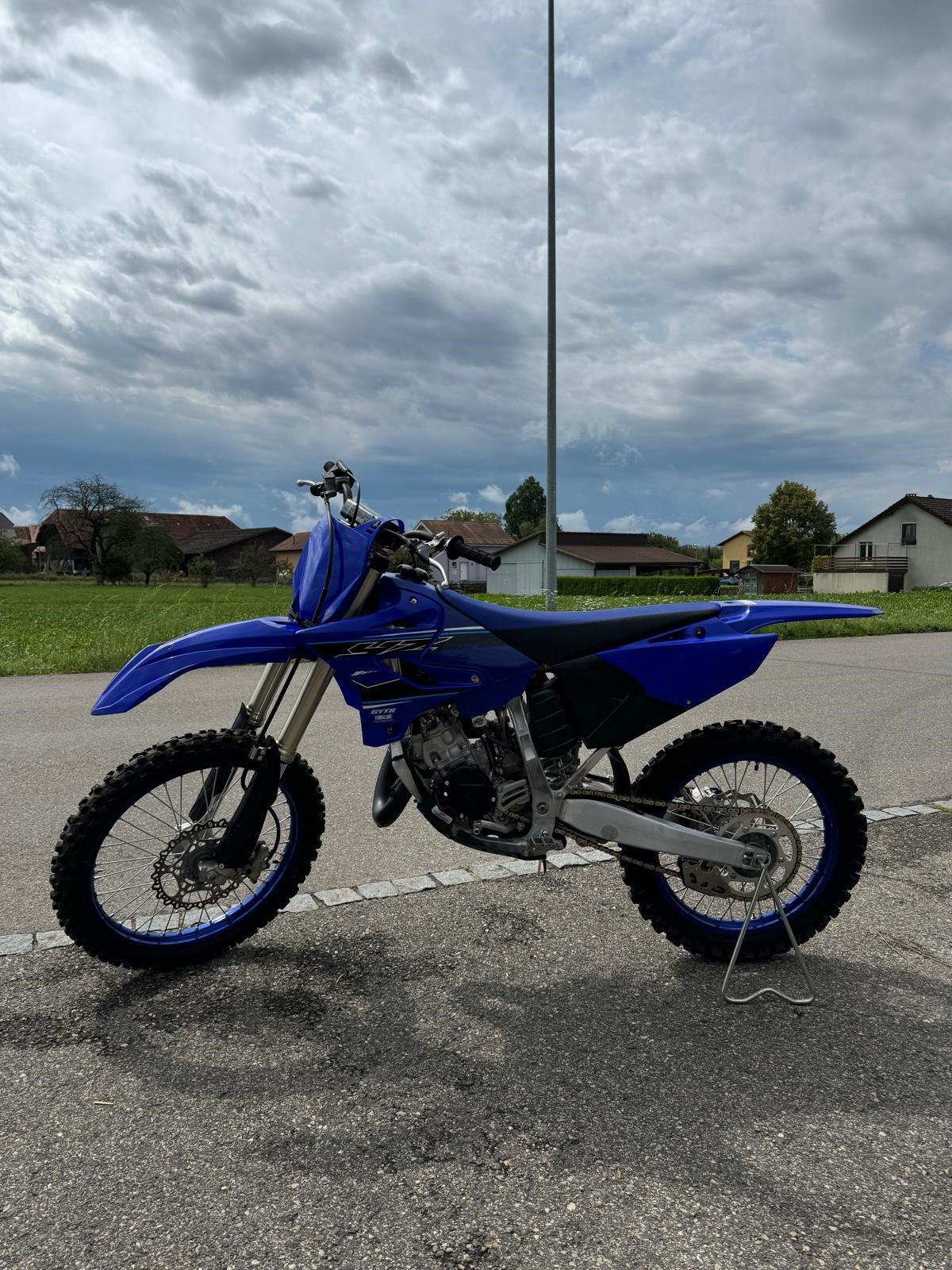 YAMAHA YZ 125