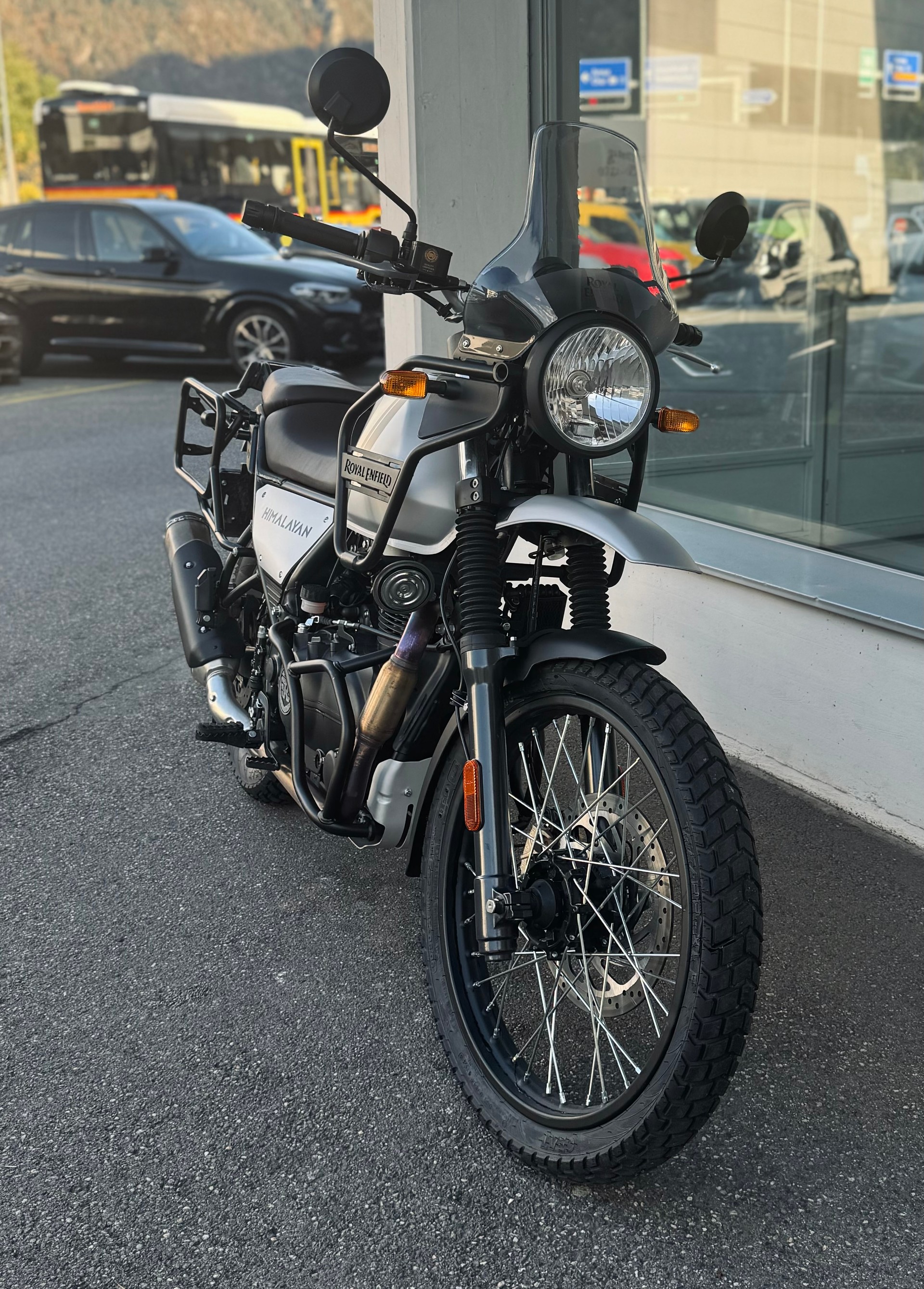 ROYAL ENFIELD Himalayan