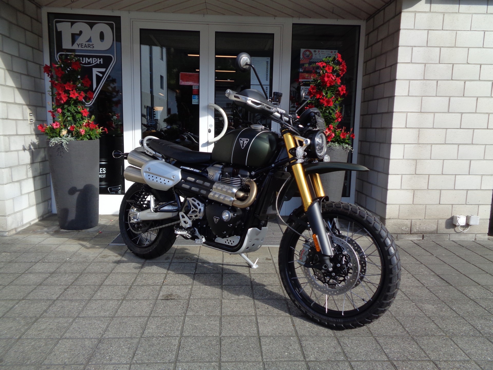 TRIUMPH Scrambler 1200 XE-showroom-element-2