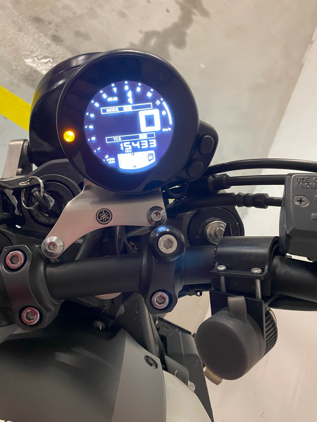YAMAHA XSR 900 ABS-image-4