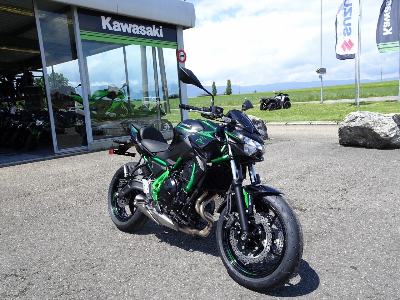 KAWASAKI Z 650 (35kW)-showroom-element-1