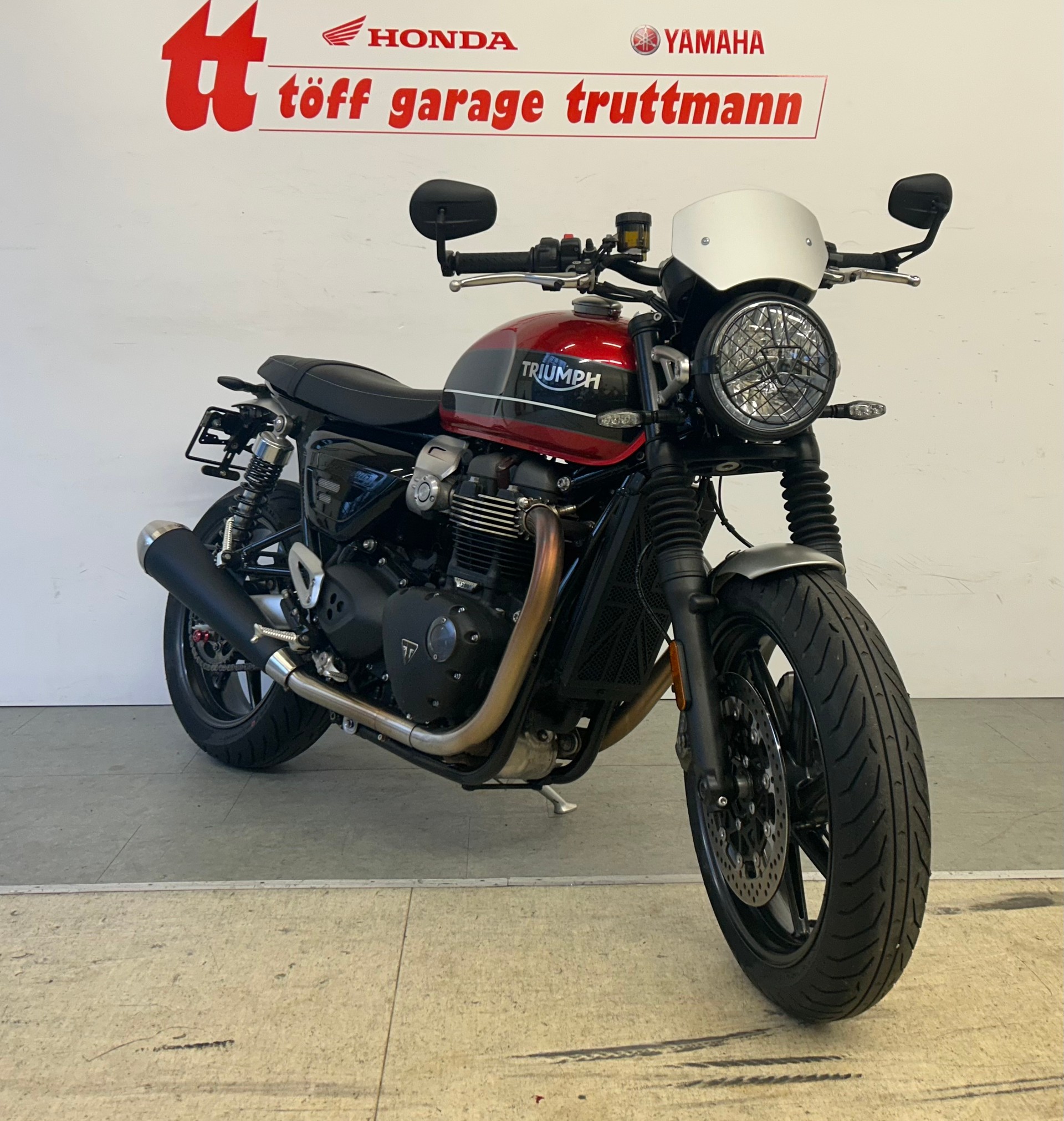 TRIUMPH Speed Twin 1200-showroom-element-2