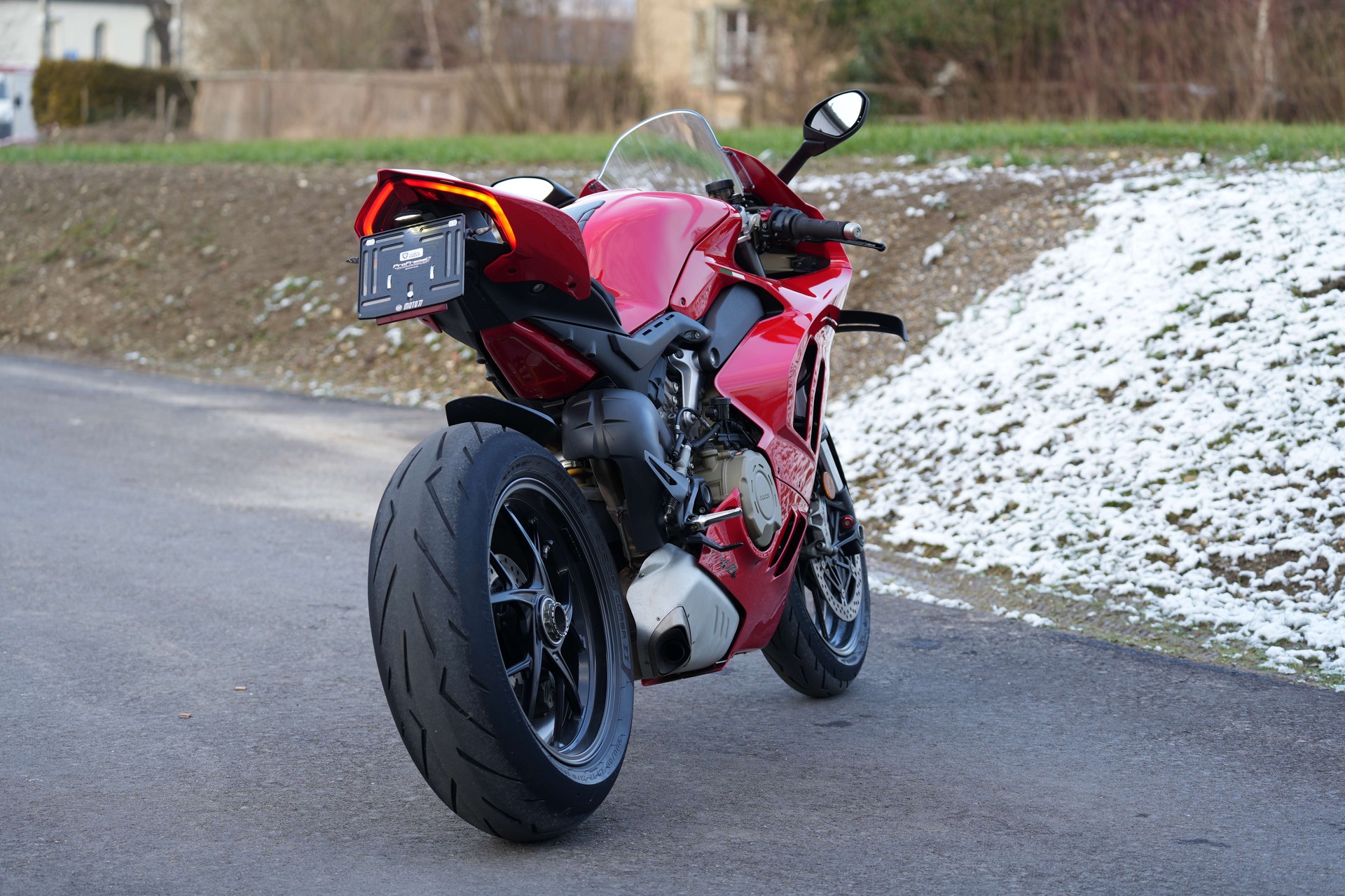 DUCATI Panigale V4-showroom-element-3