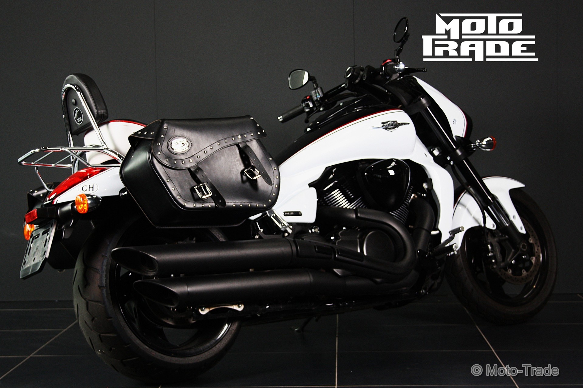 SUZUKI M 1800 R-showroom-element-2