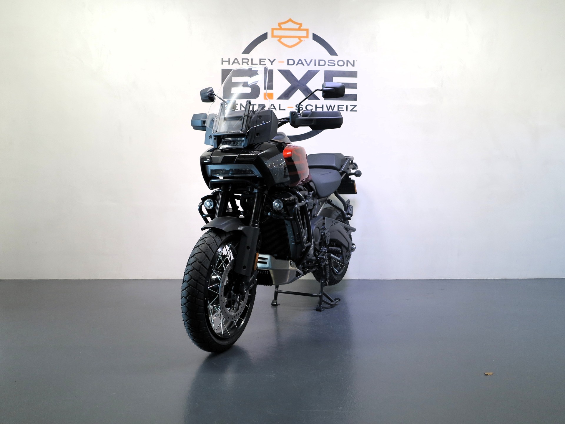 HARLEY-DAVIDSON RA Pan America 1250 Special-showroom-element-1