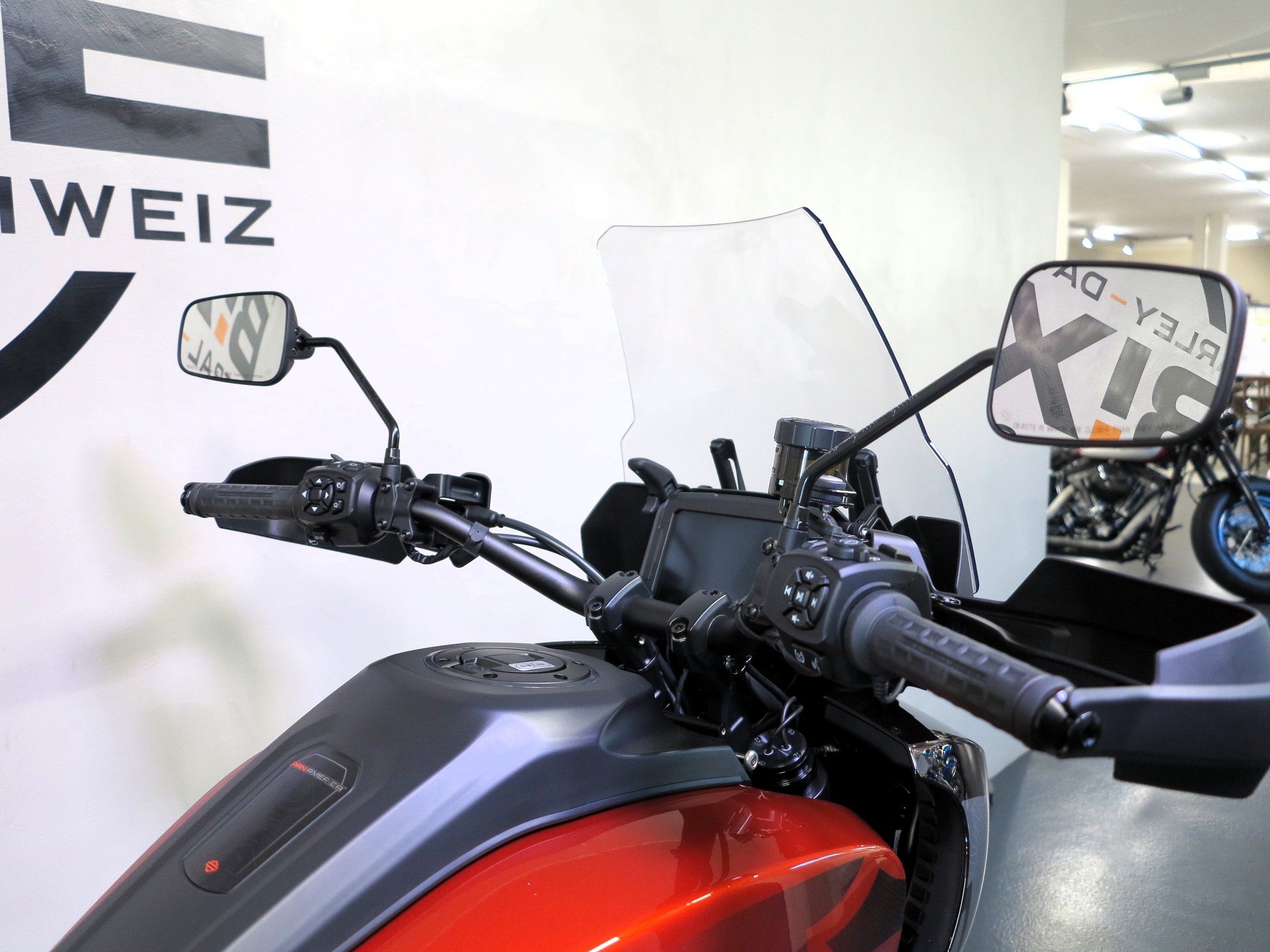 HARLEY-DAVIDSON RA Pan America 1250 Special-showroom-element-3