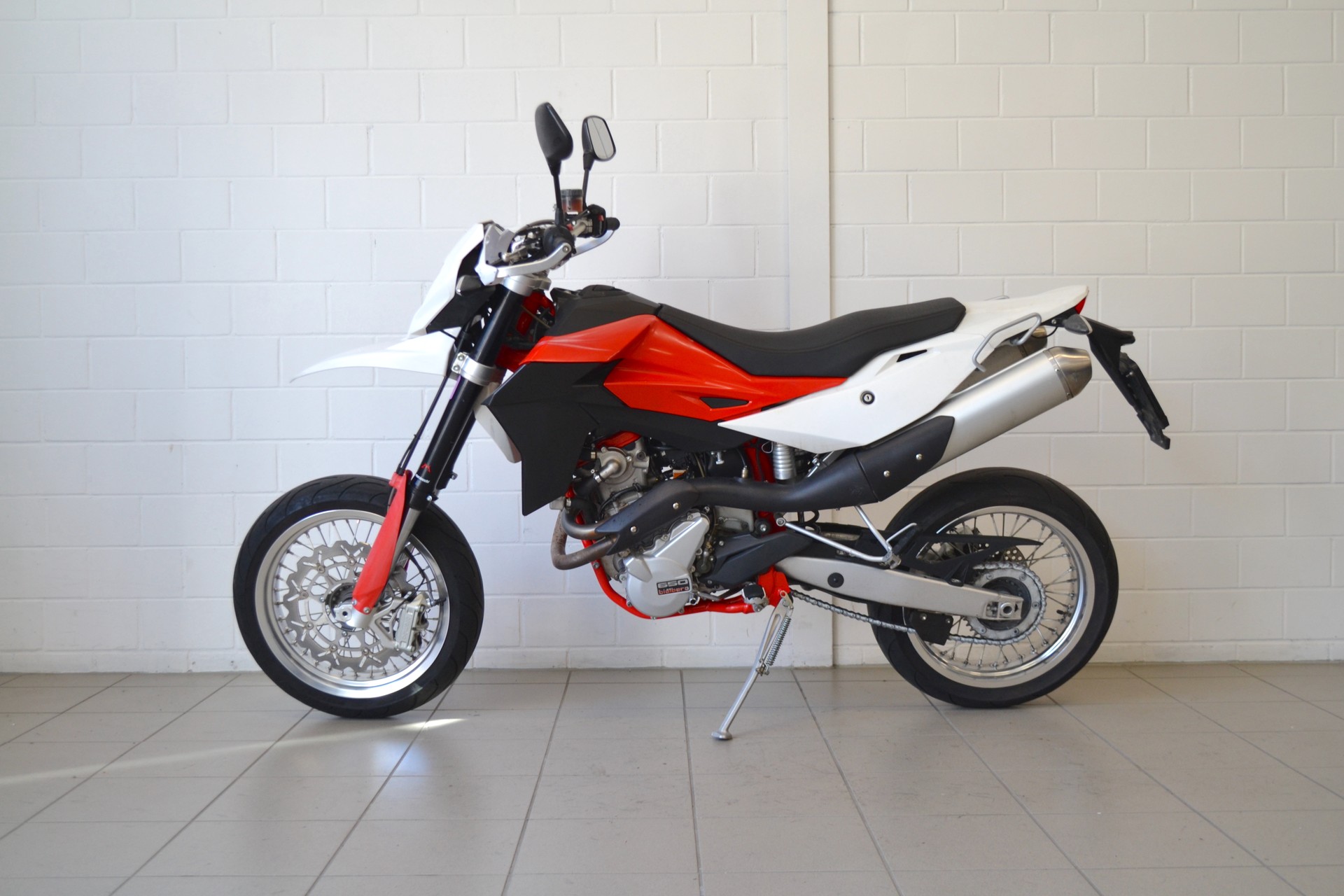 SWM SM 650 R-showroom-element-3