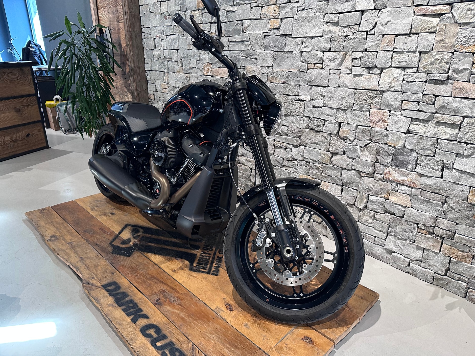 HARLEY-DAVIDSON FXDRS 114 ABS-showroom-element-1