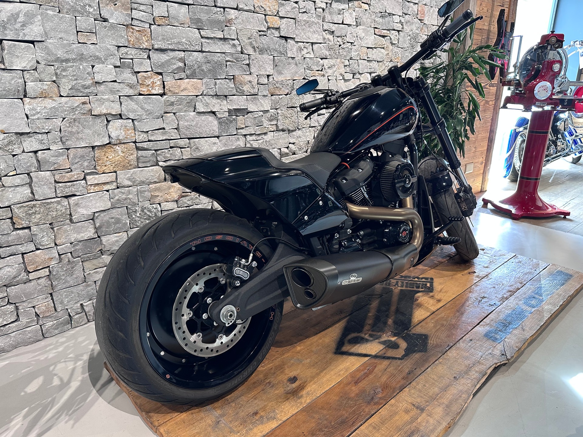 HARLEY-DAVIDSON FXDRS 114 ABS-showroom-element-2