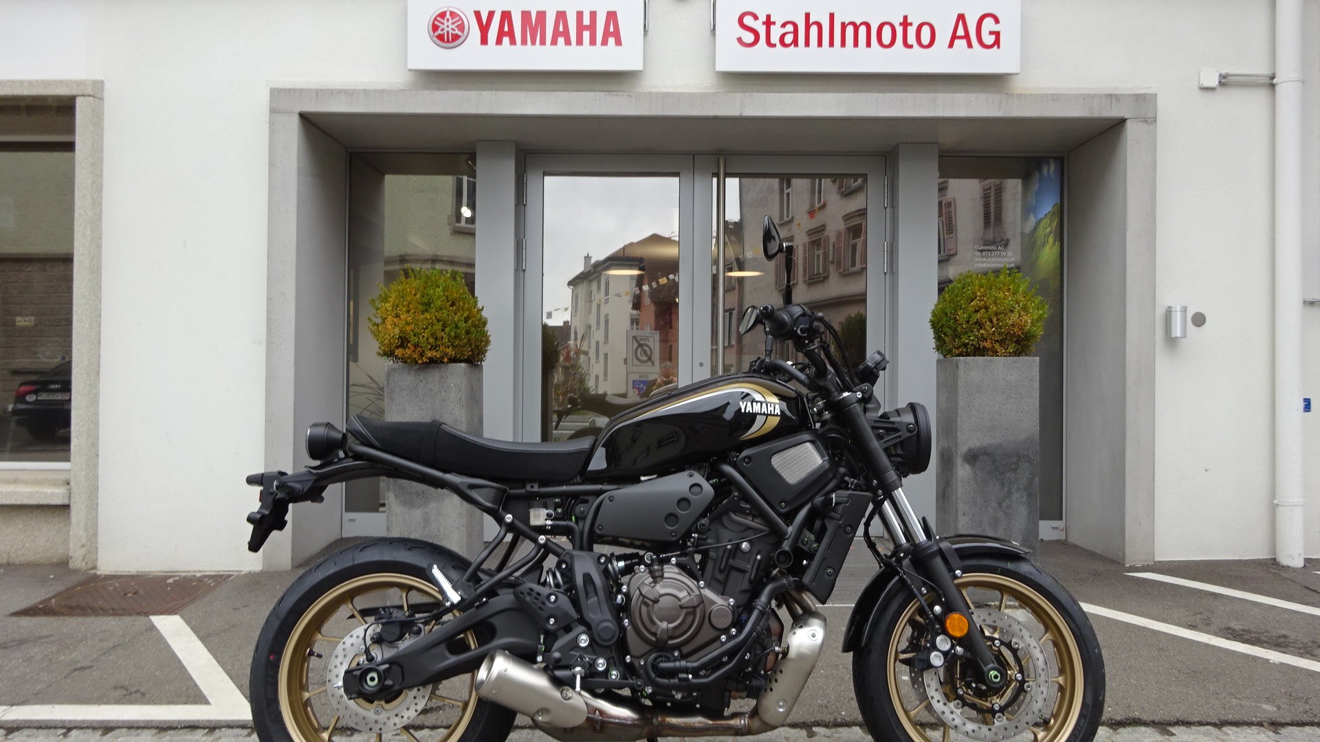 YAMAHA XSR 700