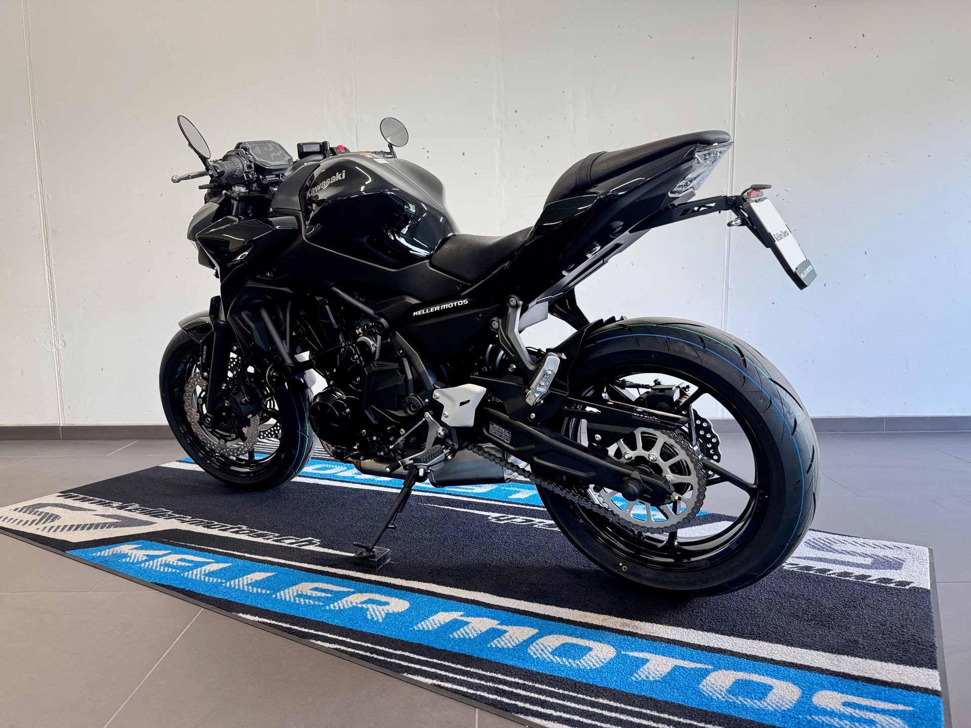 KAWASAKI Z 650 (35kW)-showroom-element-3