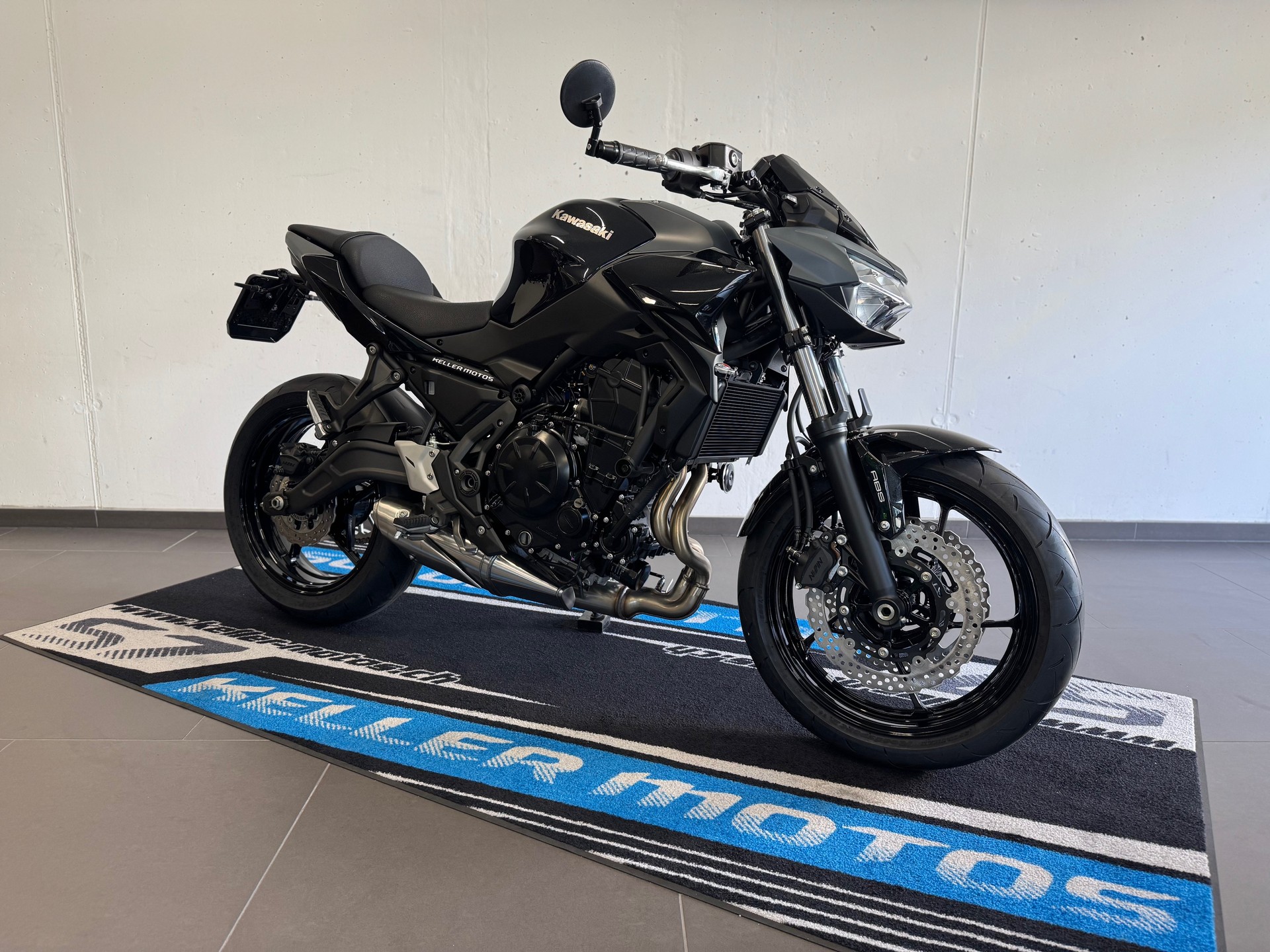 KAWASAKI Z 650 (35kW)-showroom-element-2