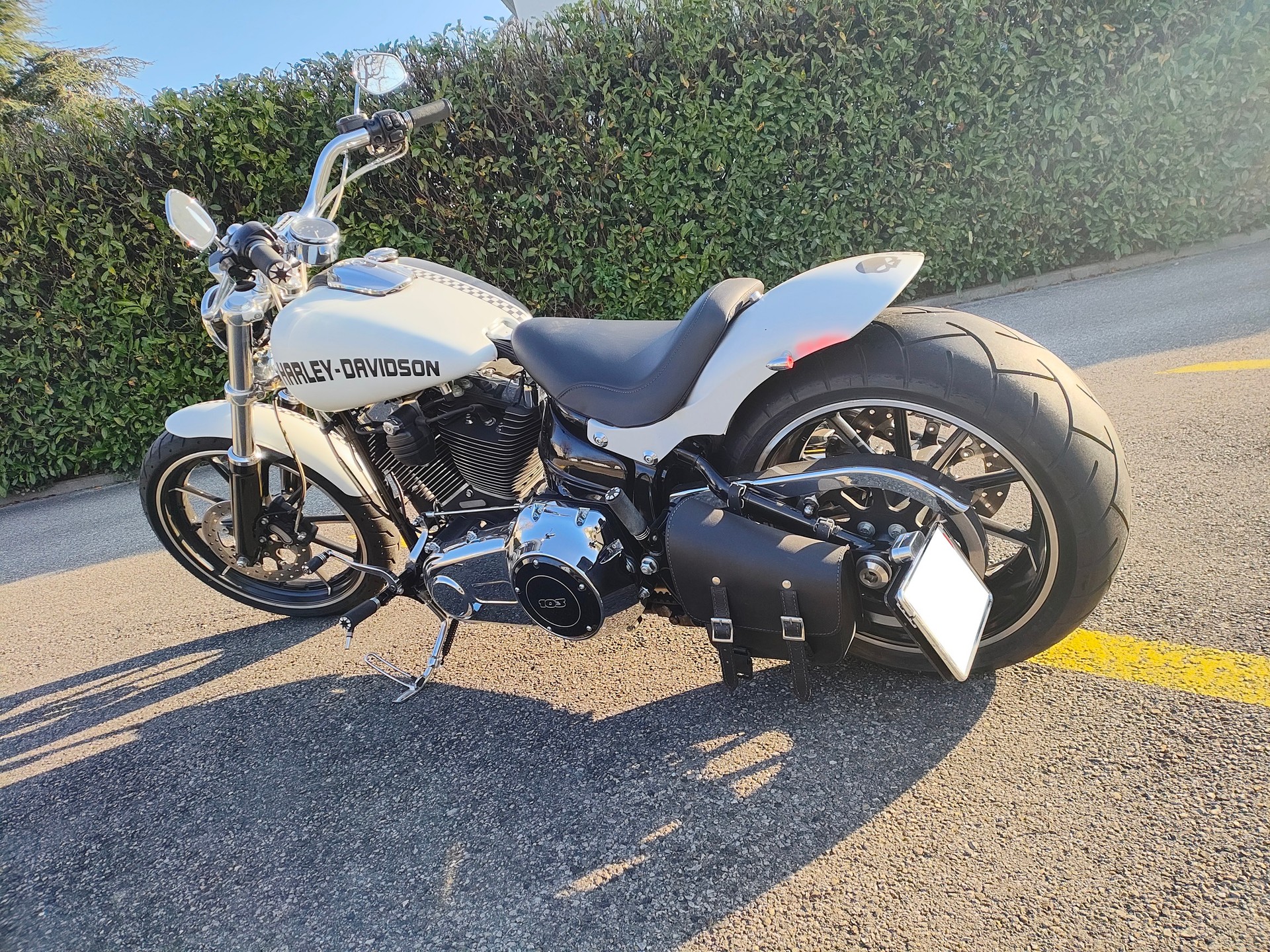 HARLEY-DAVIDSON FXSB Breakout 103 ABS-showroom-element-3