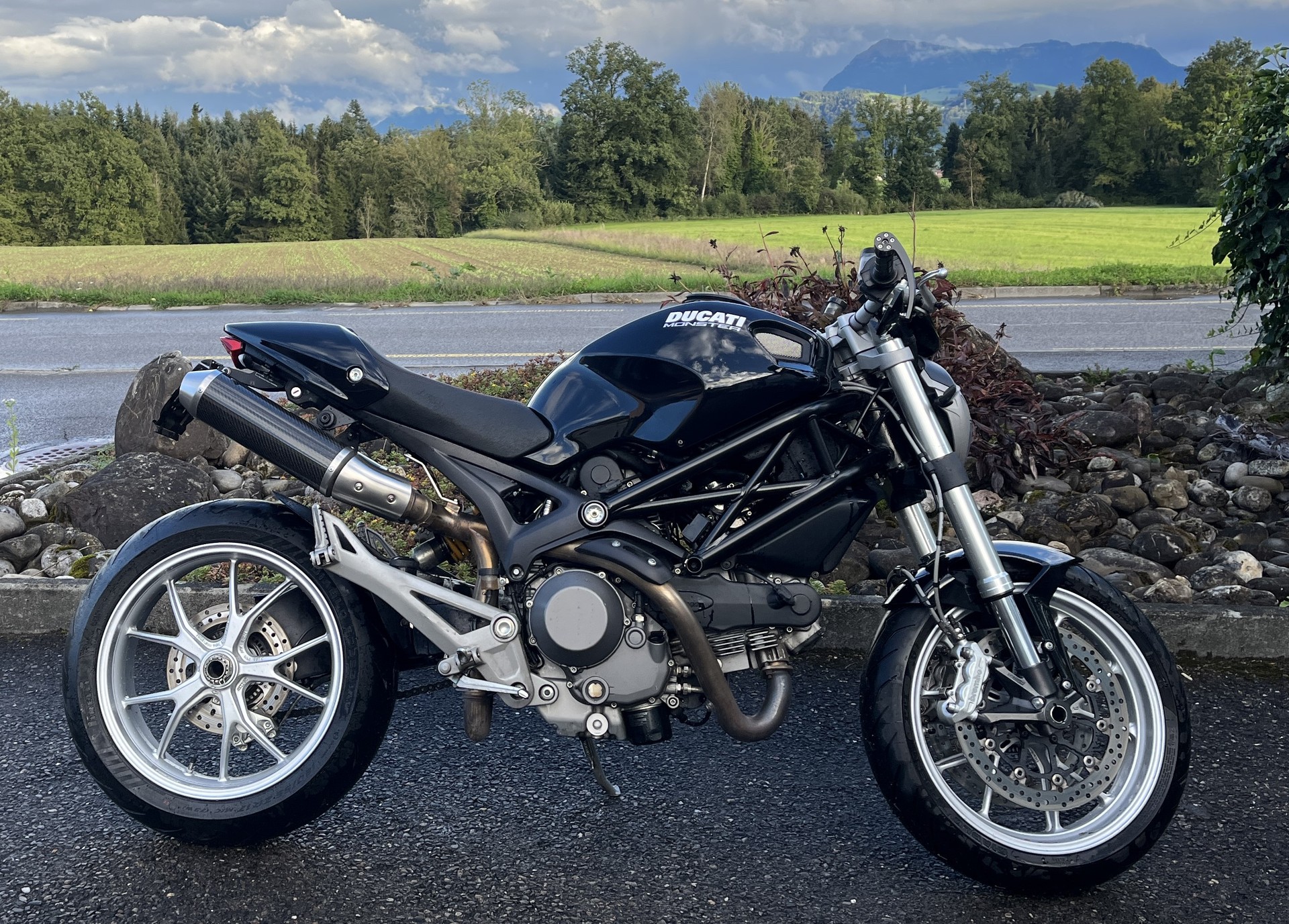 DUCATI Monster 1100 ABS