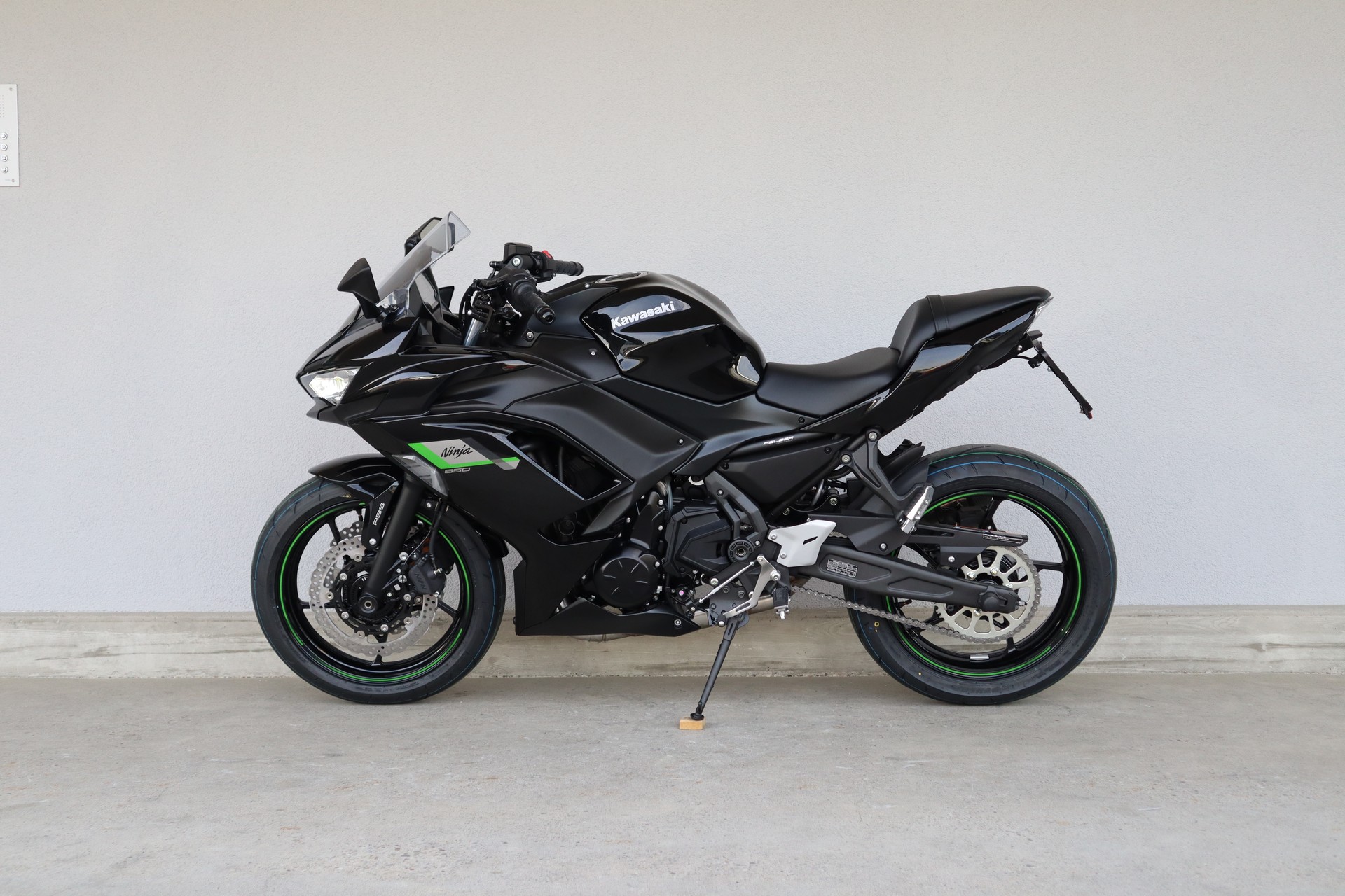 KAWASAKI Ninja 650-showroom-element-3